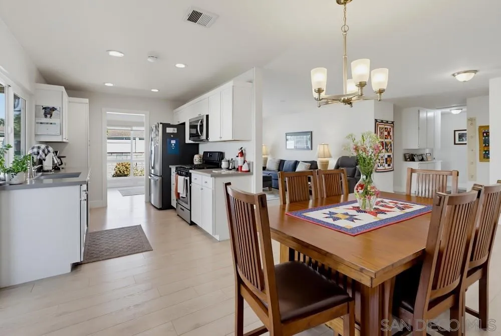 https://cdn.realtyfeed.com/cdn/127/260019197/9cfd03583fa6a6032a97efd2ee5cb1ac.webp