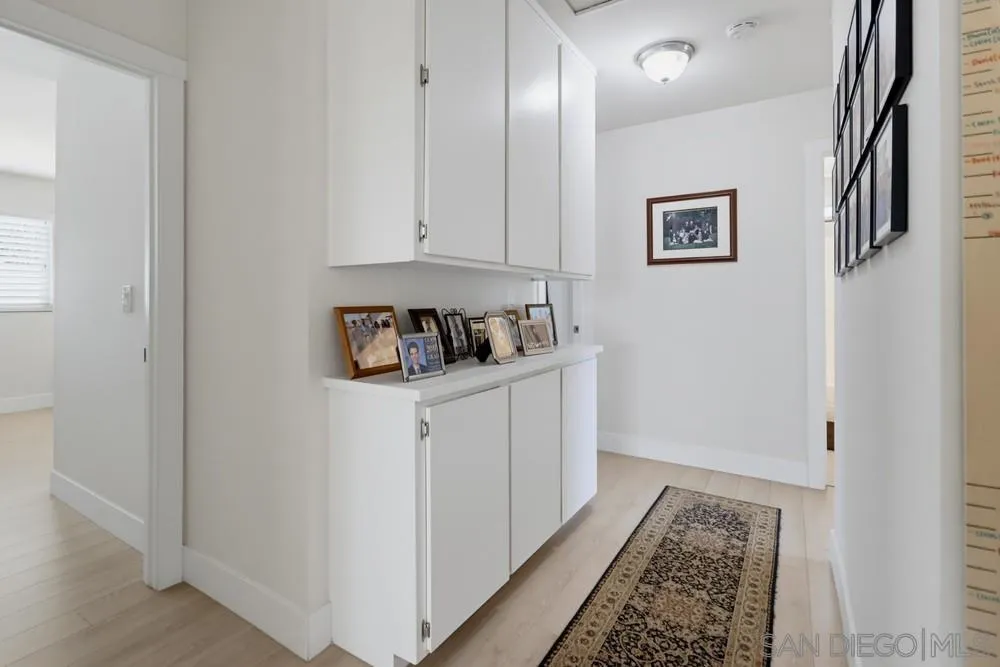 https://cdn.realtyfeed.com/cdn/127/260019197/ef41117a213f0359cd86758adc2d8579.webp