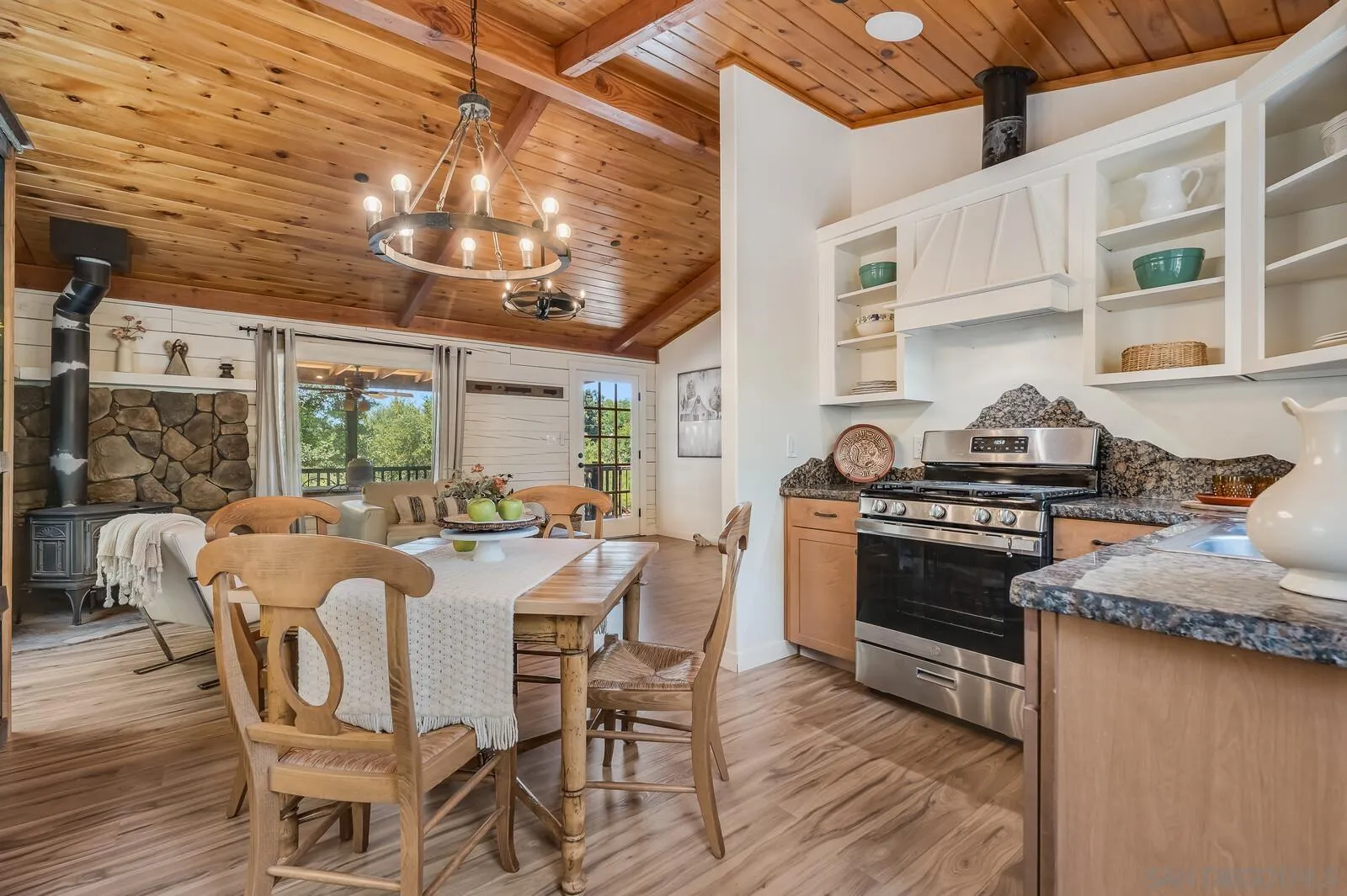 https://cdn.realtyfeed.com/cdn/127/260019199/0c61300b27c53bf5f4d8412c3bb1a002.webp