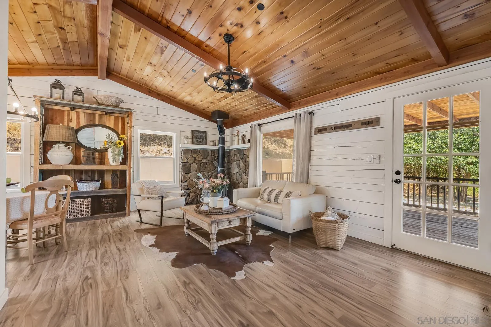 https://cdn.realtyfeed.com/cdn/127/260019199/405d9c75ecd60d13d696d52e40c9467a.webp