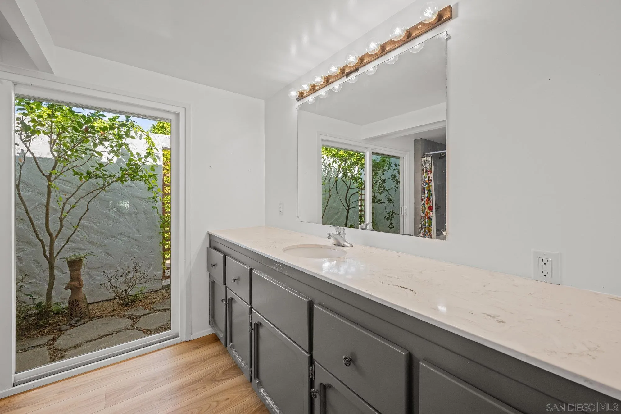 https://cdn.realtyfeed.com/cdn/127/2600192/6464798eb2d63766541c892b6ac2d3c2.webp