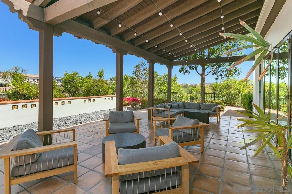 https://cdn.realtyfeed.com/cdn/127/260019202/82371c6ac4194f4d41154f331527b487.webp
