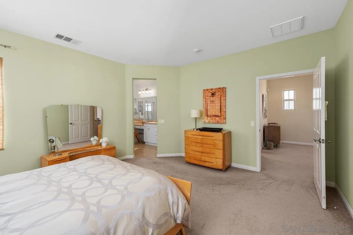 https://cdn.realtyfeed.com/cdn/127/260019202/94db6cfcee8440ccfa8b5ac11bc54ef9.webp