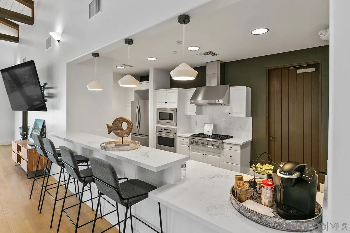 https://cdn.realtyfeed.com/cdn/127/260019202/c9e3edf1f75ed9b06beae1fb74effbb4.webp