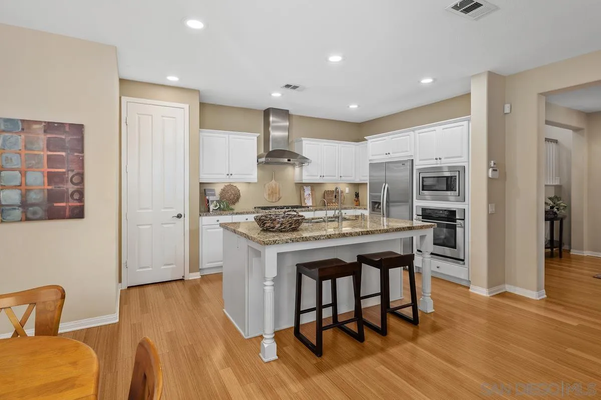 https://cdn.realtyfeed.com/cdn/127/260019202/fee145c97318b74f416e3333996c1ea5.webp