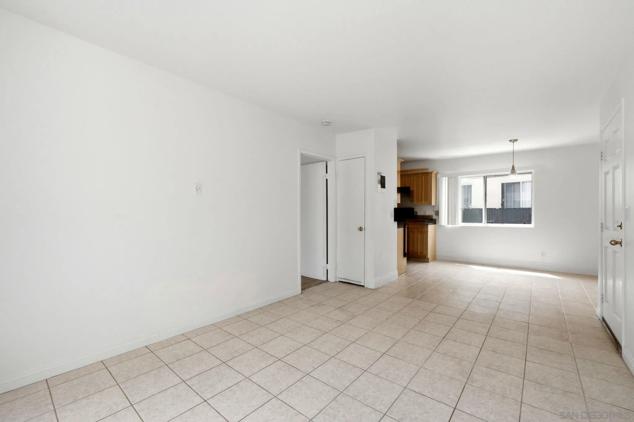 Photo #8: 260019204 Listing: Photo #8