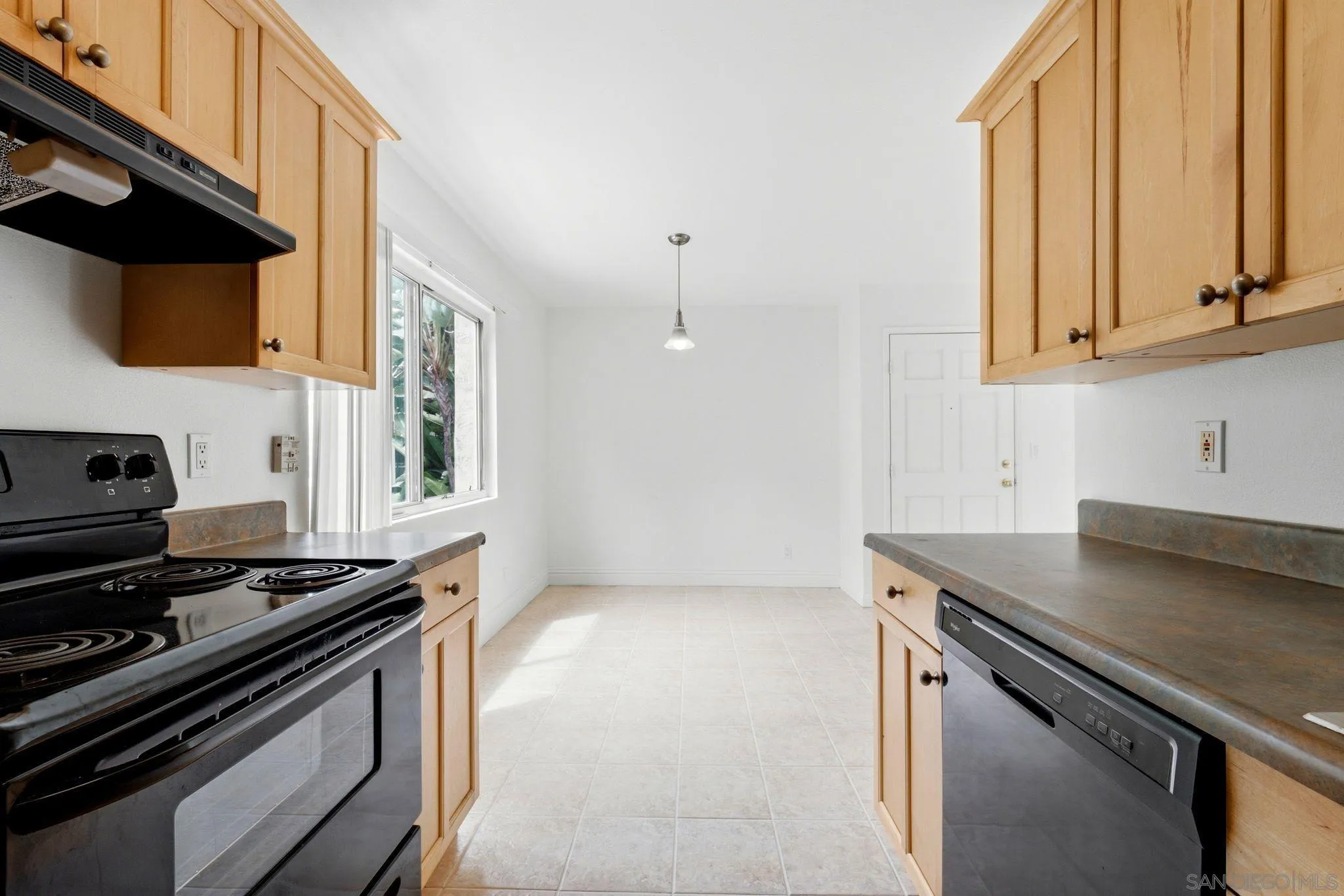 Photo #5: 260019204 Listing: Photo #5