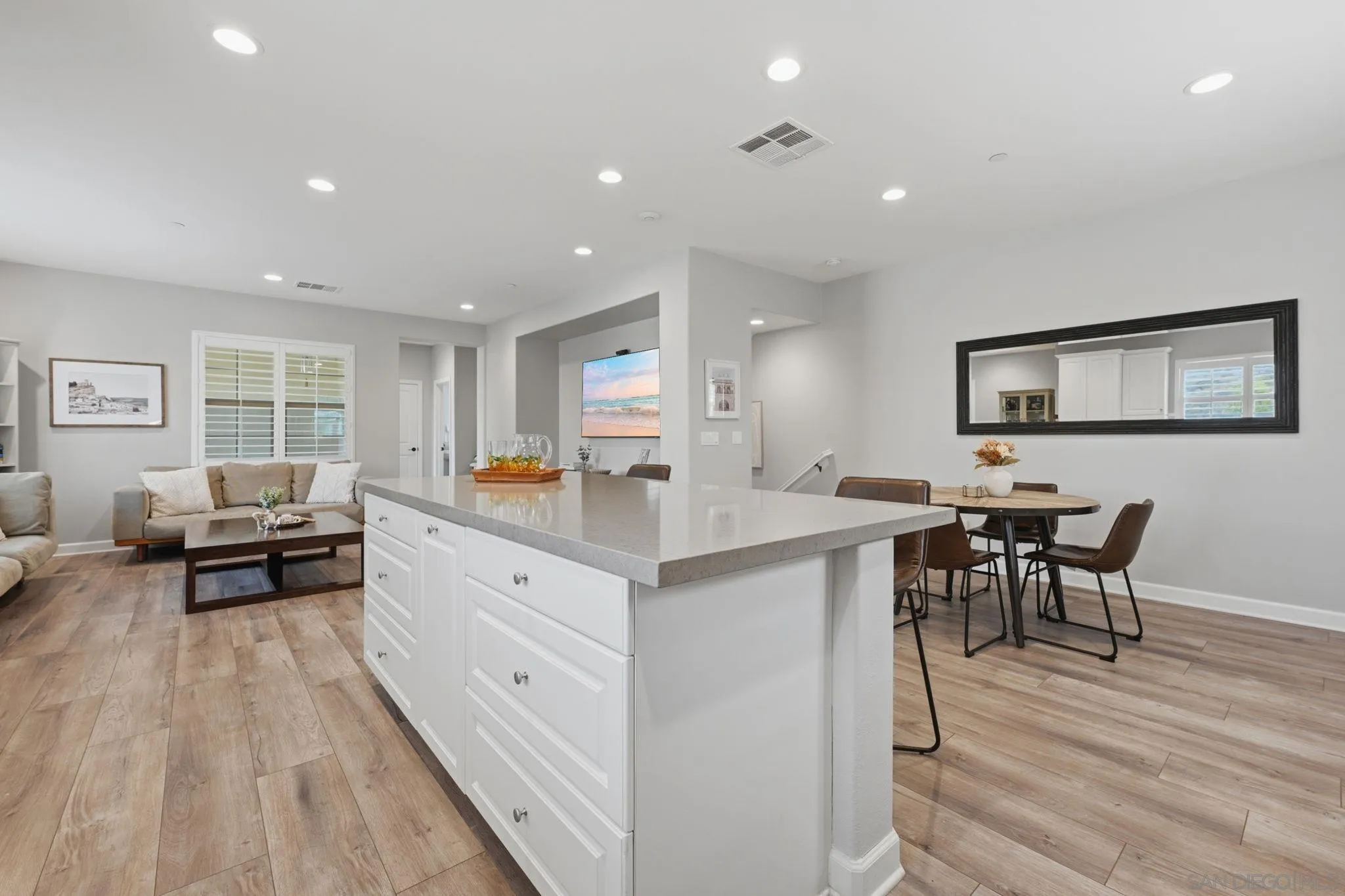 Photo #8: 260019205 Listing: Photo #8