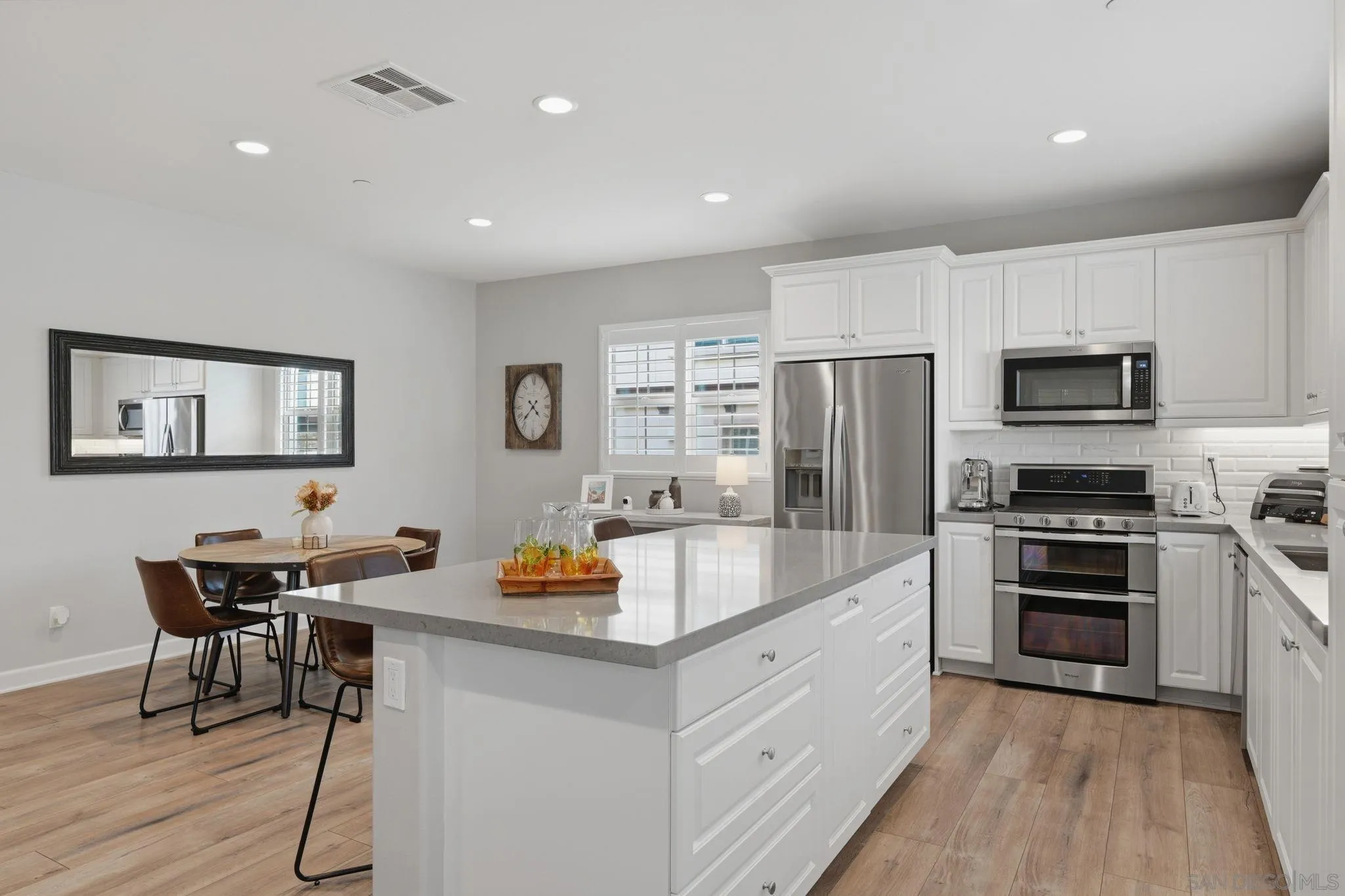 Photo #6: 260019205 Listing: Photo #6