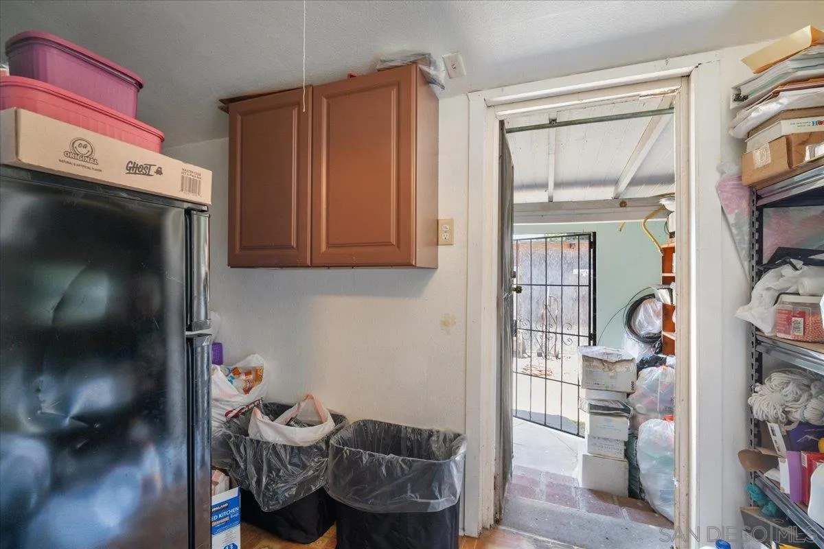 https://cdn.realtyfeed.com/cdn/127/260019206/8d3017615e6102995566375cde695437.webp