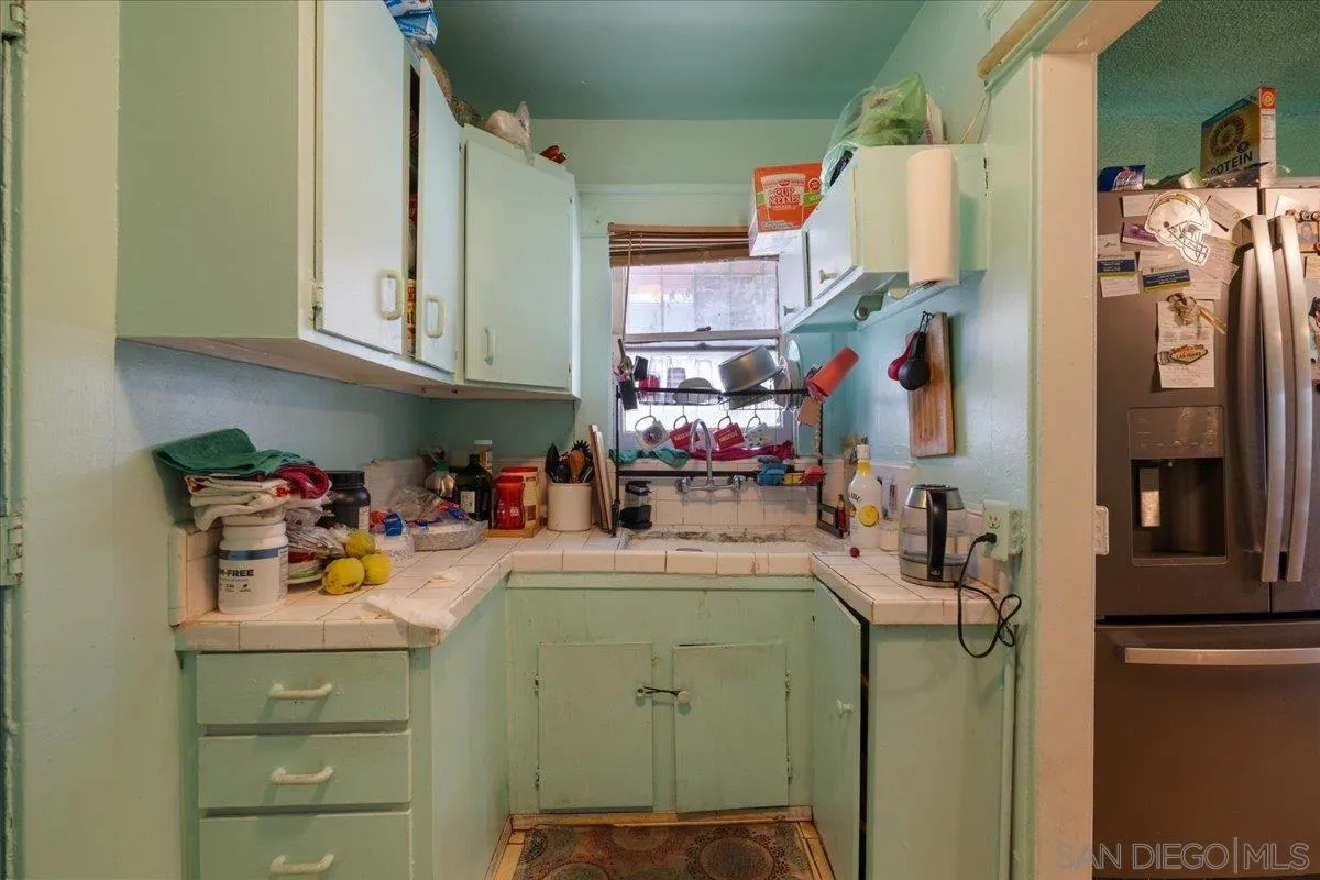 https://cdn.realtyfeed.com/cdn/127/260019206/8d8b4d0f5dff843225ff18cdf8bbf6f2.webp