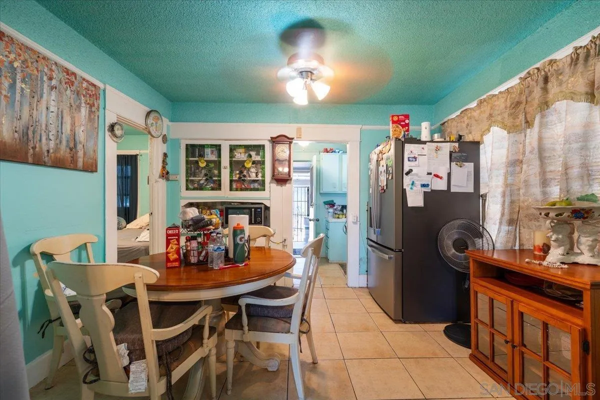 https://cdn.realtyfeed.com/cdn/127/260019206/96fc6e3d1eb27c572bd56a1c3c6d1cc2.webp