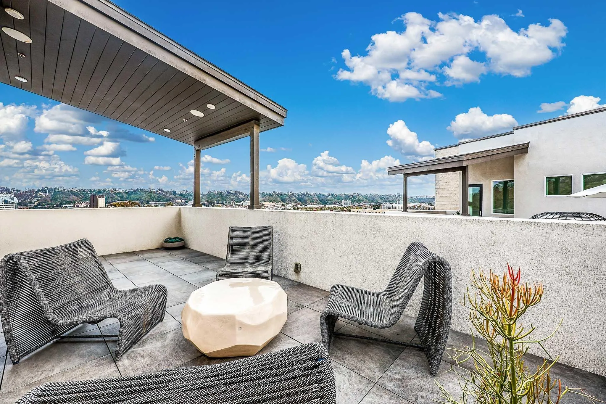 Photo #2: 260019208 Listing: Photo #2