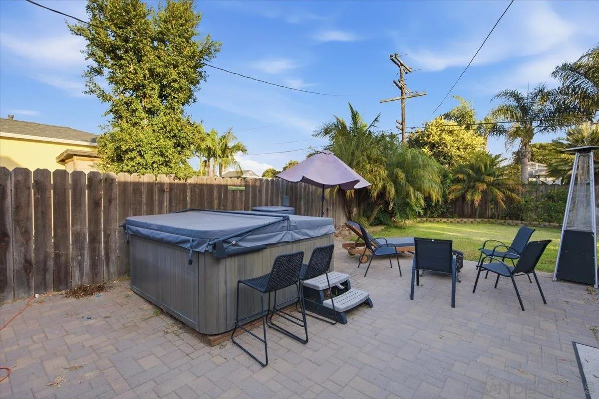 https://cdn.realtyfeed.com/cdn/127/260019209/0056c49b1069bdf1ecb072db7f001f82.webp