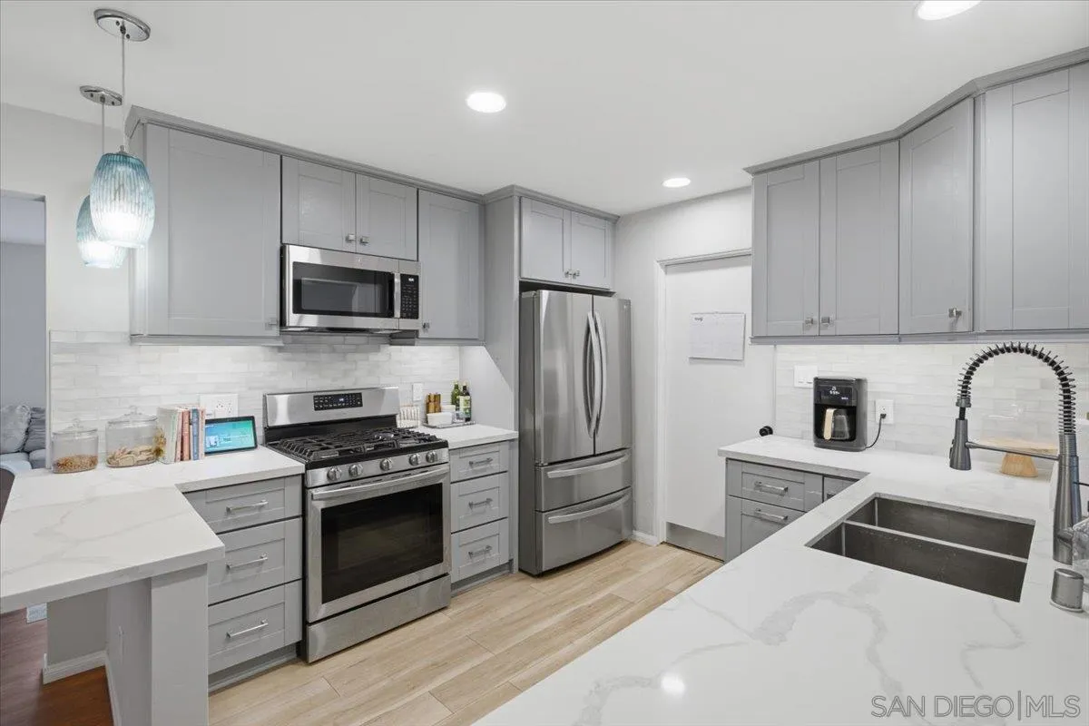 https://cdn.realtyfeed.com/cdn/127/260019209/5efcbac3618b1850a74a3f11ff526d6c.webp