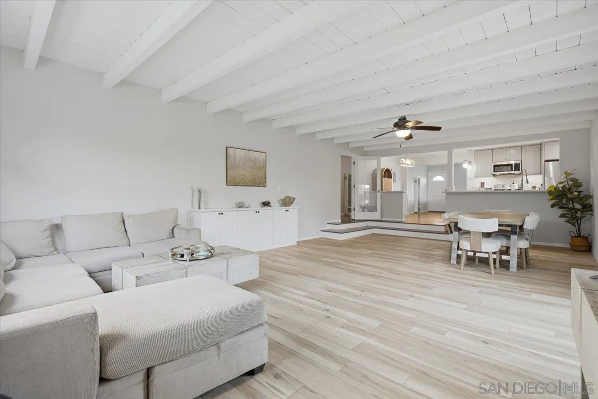 https://cdn.realtyfeed.com/cdn/127/260019209/93aec1323ce99ef63c929494a5c790dd.webp