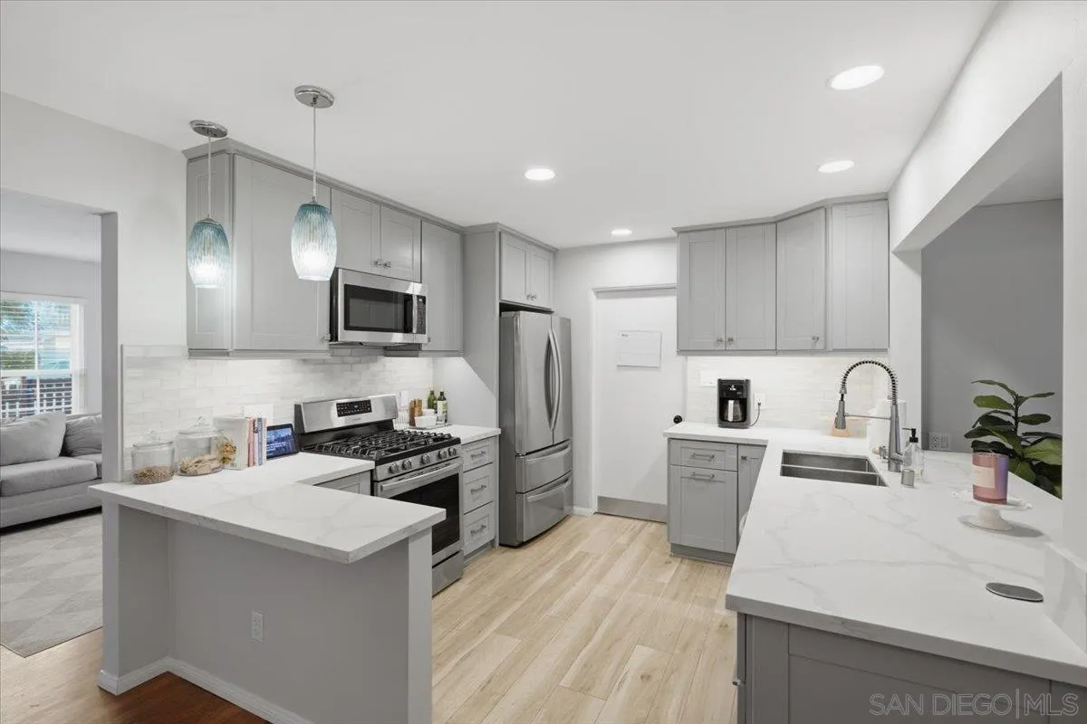 https://cdn.realtyfeed.com/cdn/127/260019209/f1d1ada873aa74fded49d3174ee67fe1.webp