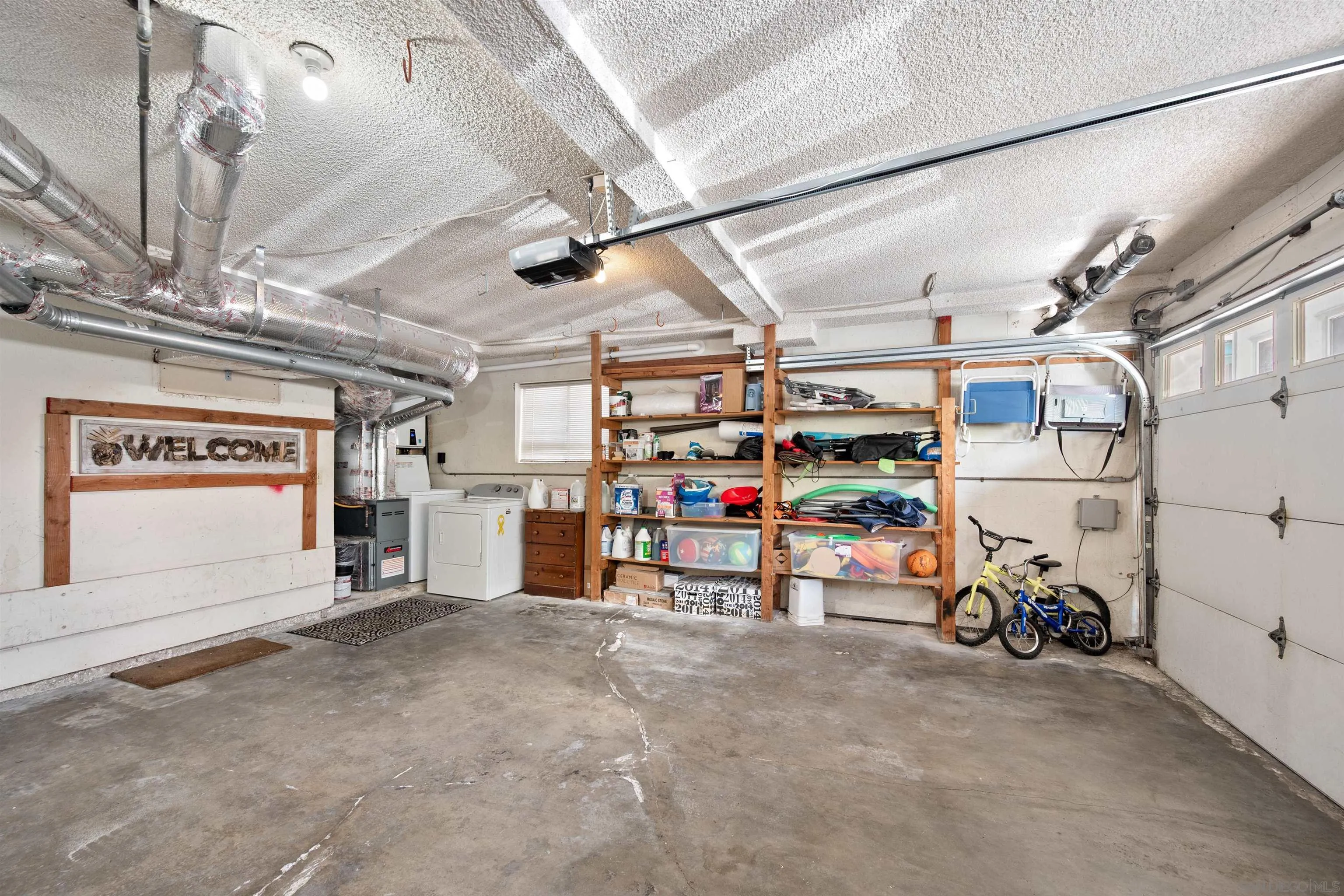 https://cdn.realtyfeed.com/cdn/127/260019211/22274af2c7aef5da52672bbfba86a3ee.webp