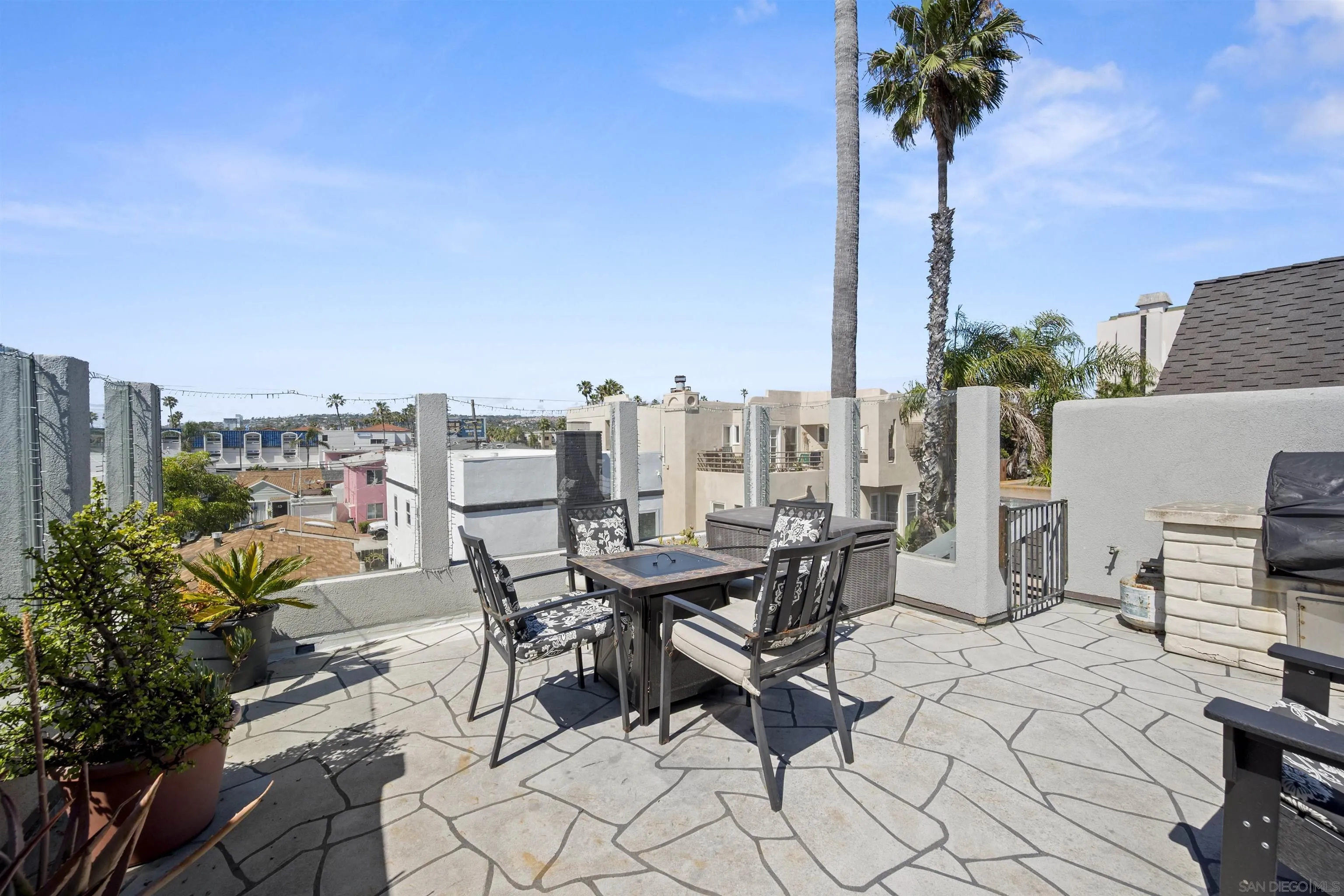 https://cdn.realtyfeed.com/cdn/127/260019211/2cfaa8f8d0d30d06647fff66ec7e35f9.webp