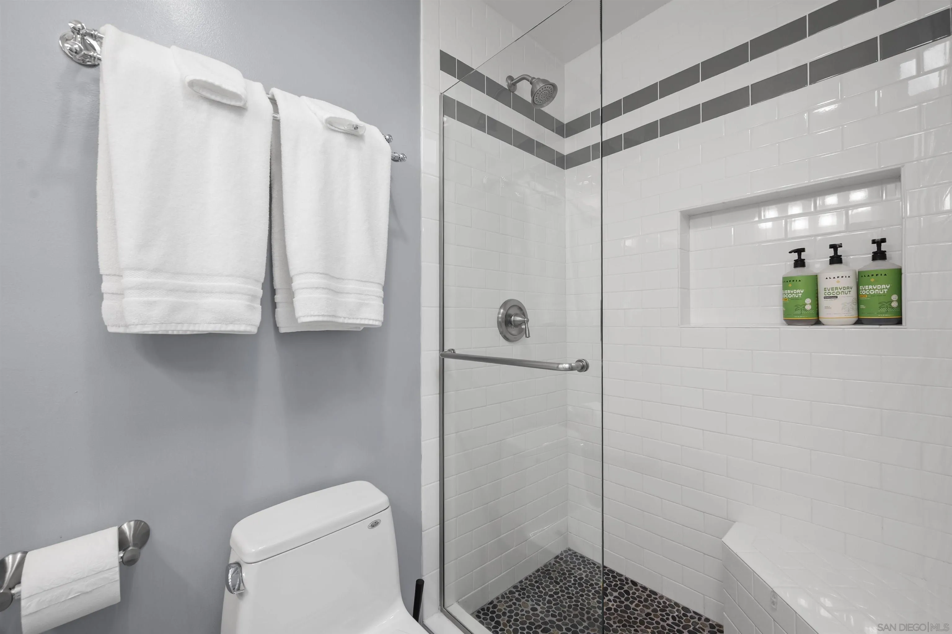 https://cdn.realtyfeed.com/cdn/127/260019211/6c455555de3bd084ca66be4448678a7e.webp