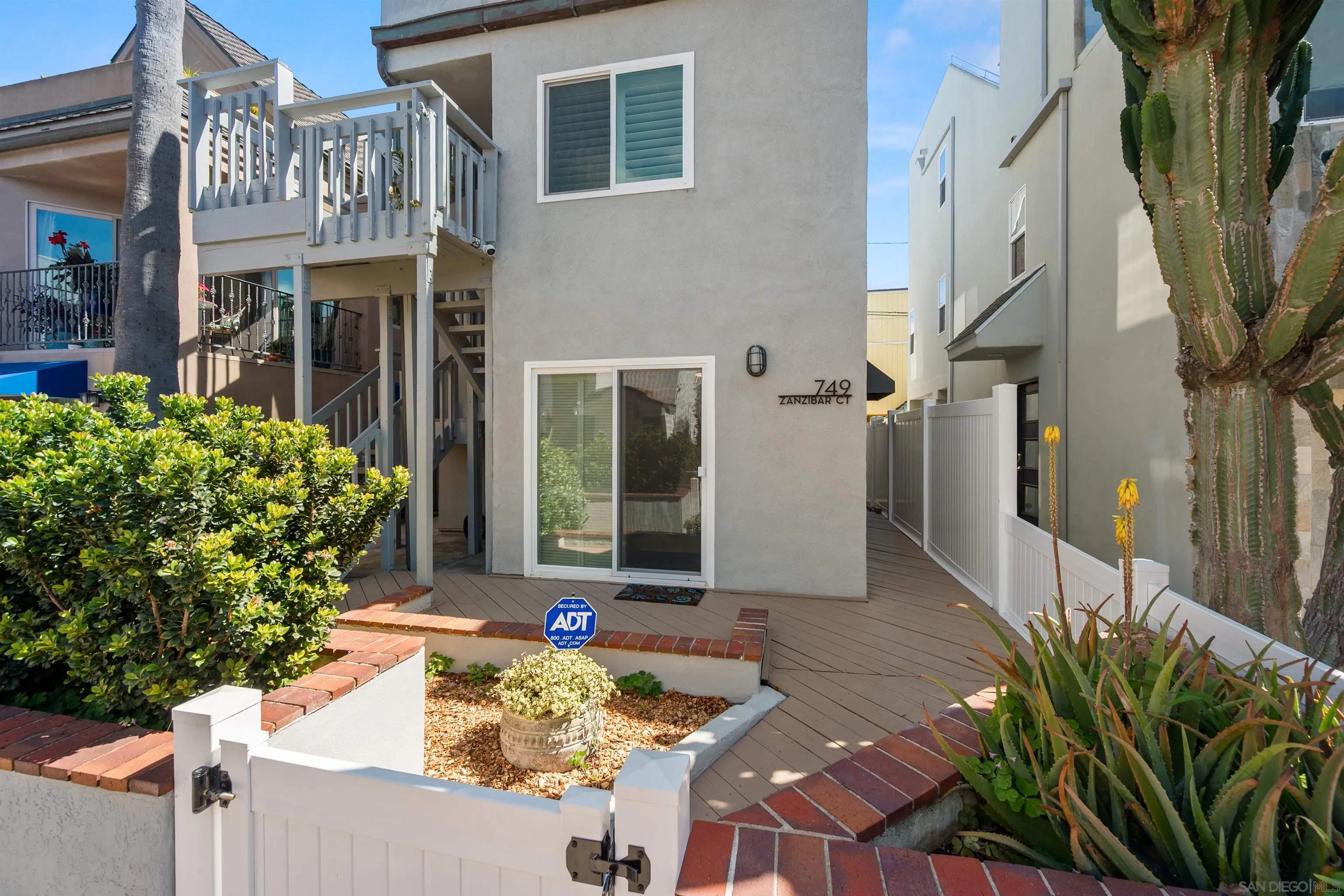https://cdn.realtyfeed.com/cdn/127/260019211/913254d142547fcbbe4a7b24be336035.webp