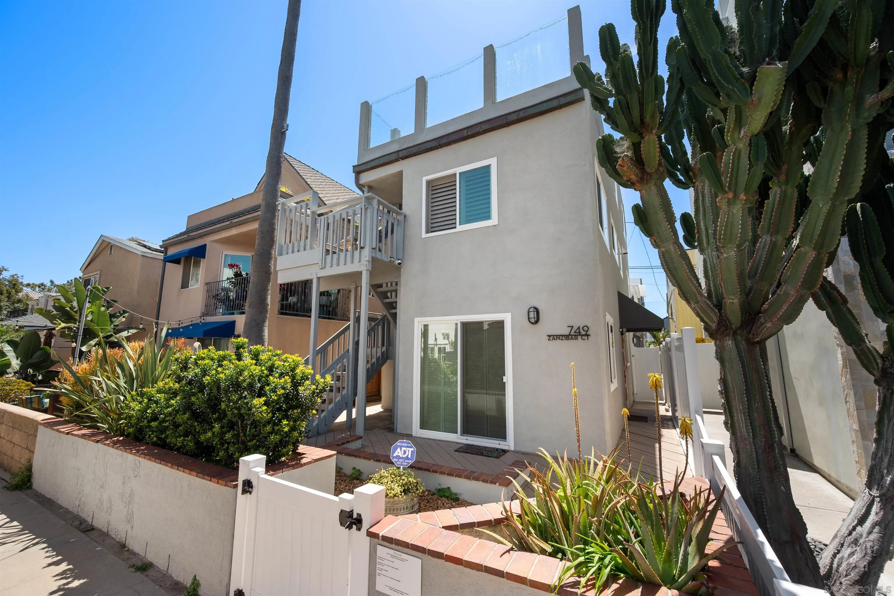 https://cdn.realtyfeed.com/cdn/127/260019211/970655a68d438d28bde689b3afab0073.webp
