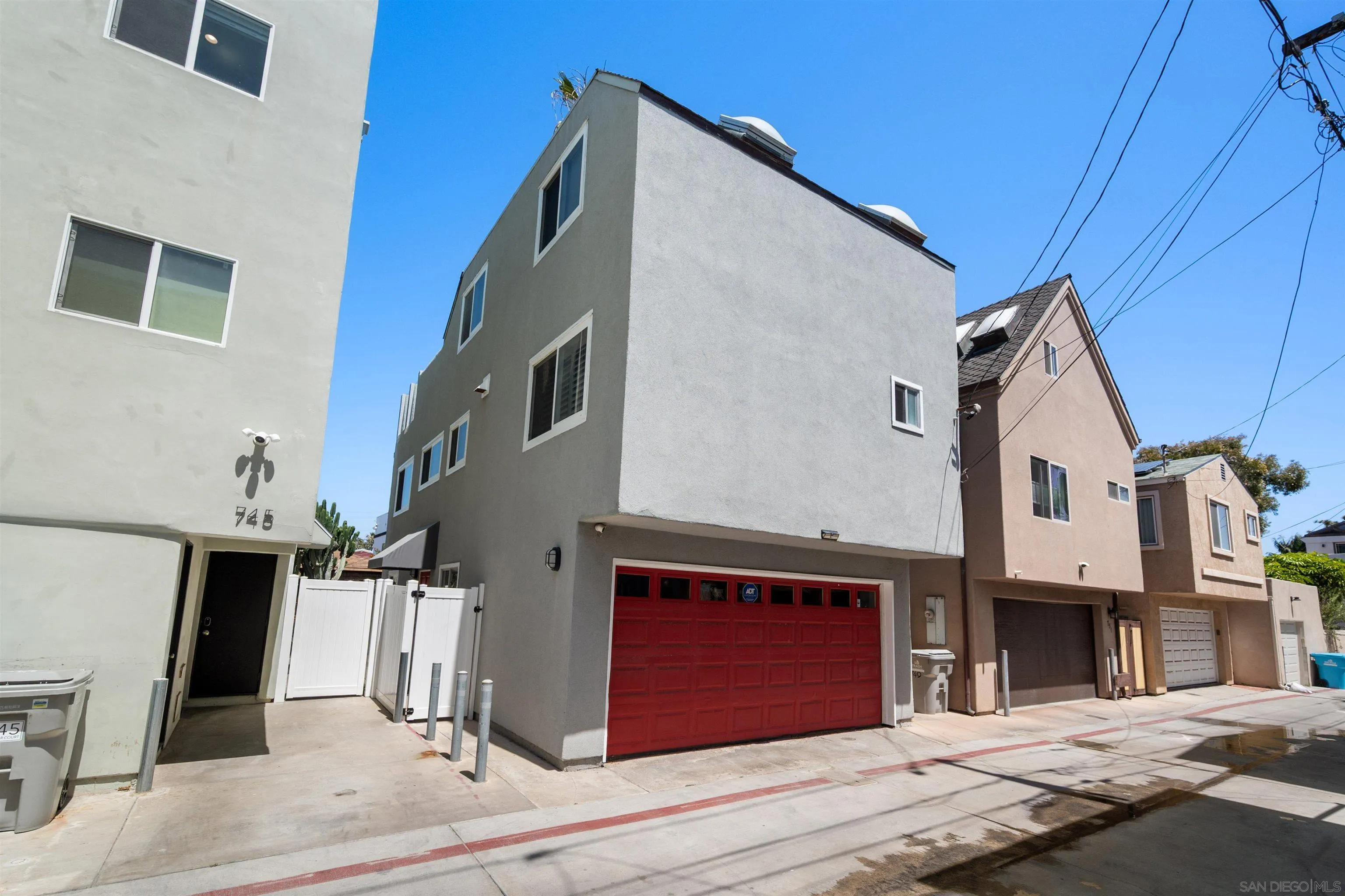 https://cdn.realtyfeed.com/cdn/127/260019211/ae1810a1c2a7fa70fe0562e932fac81b.webp