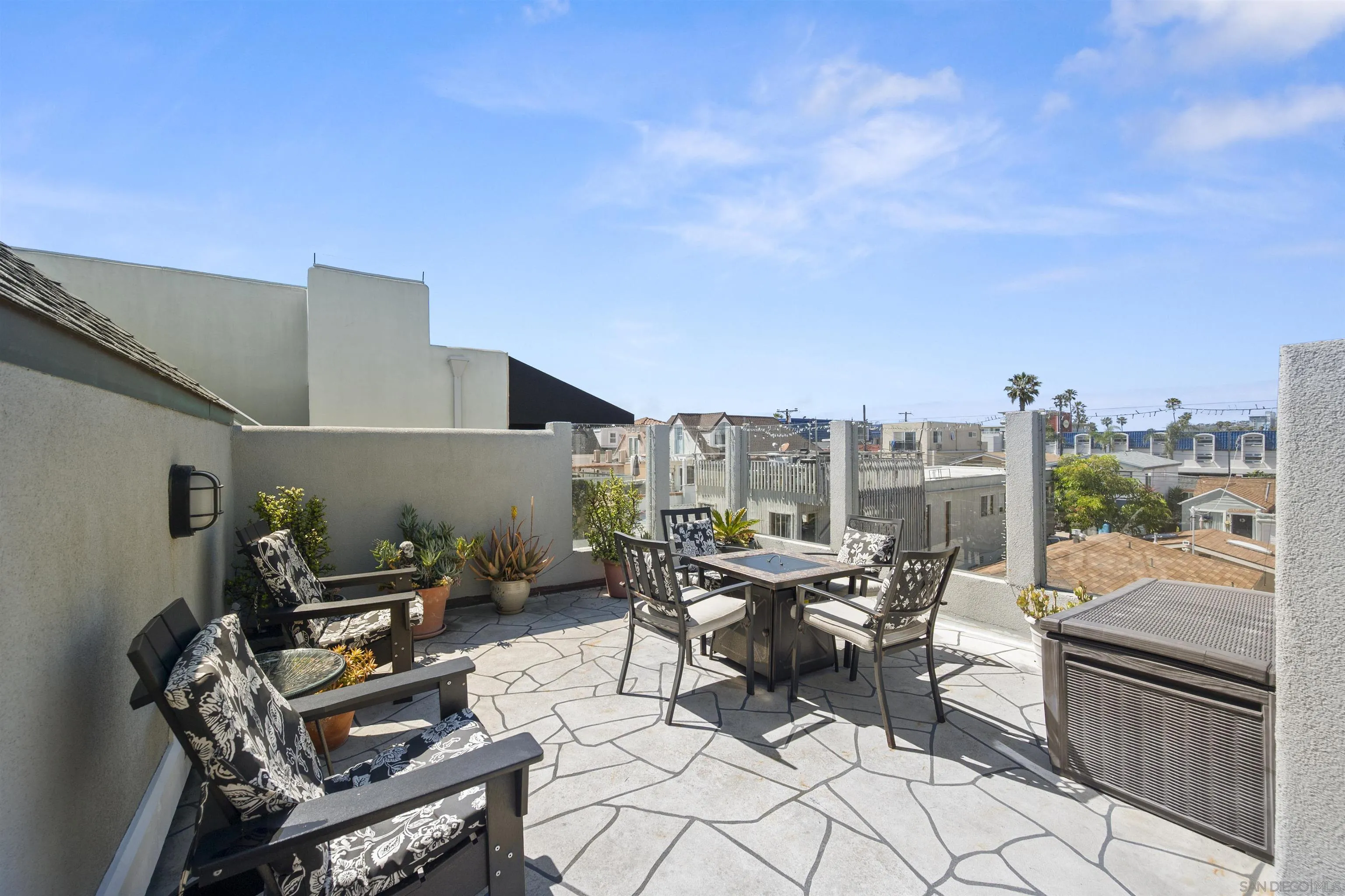 https://cdn.realtyfeed.com/cdn/127/260019211/c614e41557a7b844935116d10f0813fa.webp