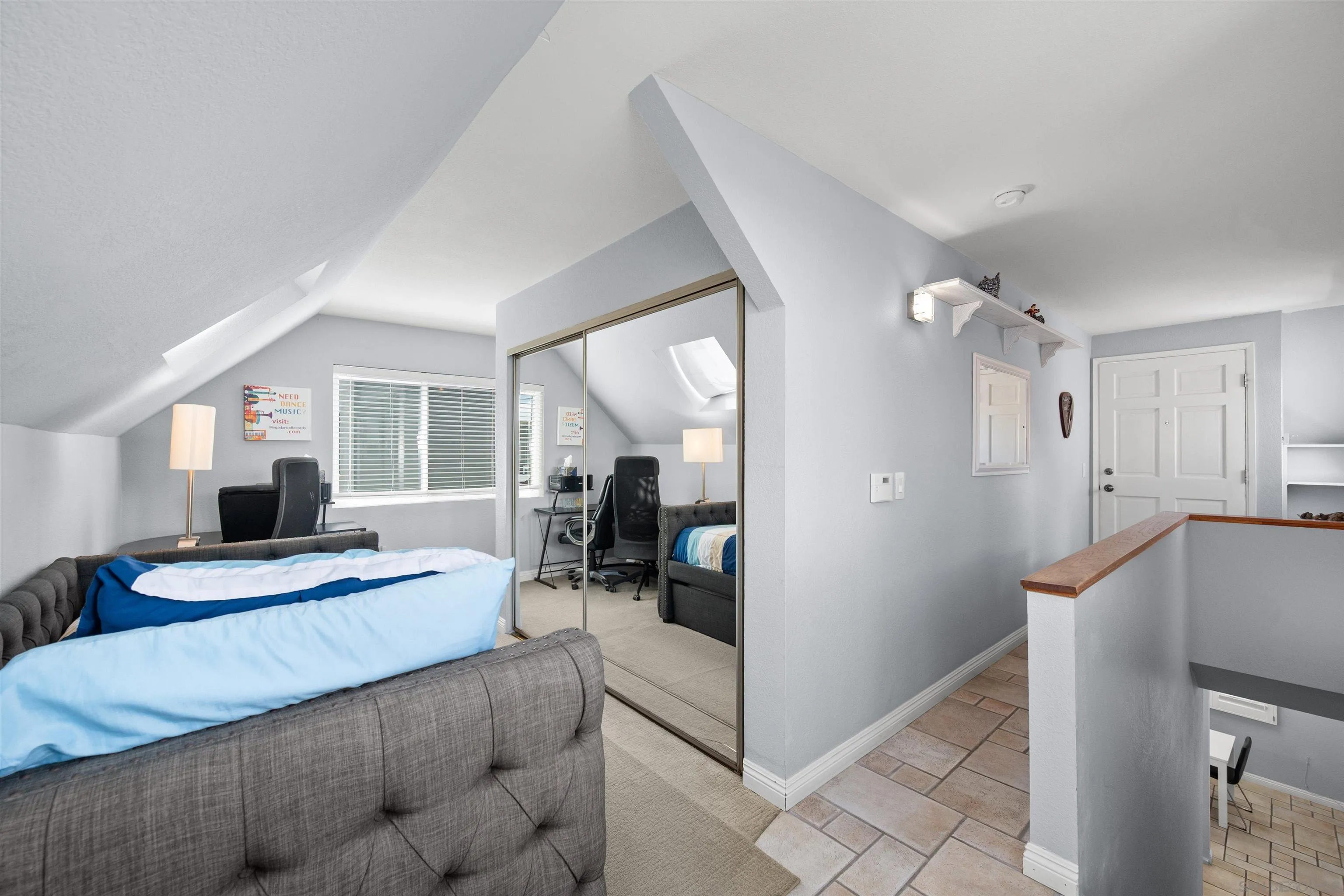 https://cdn.realtyfeed.com/cdn/127/260019211/f17a59db51a80240de04bb383409f299.webp
