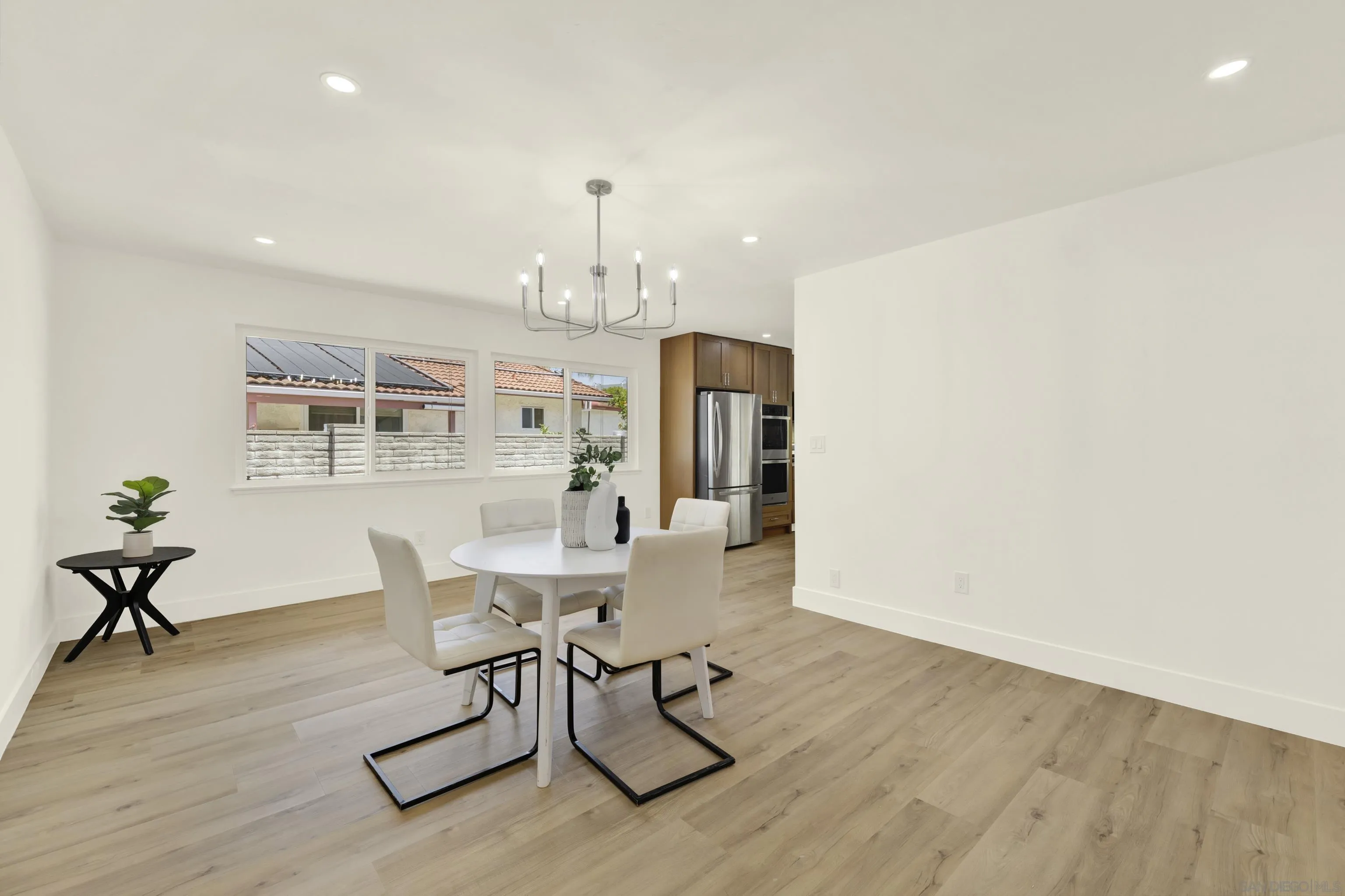 https://cdn.realtyfeed.com/cdn/127/260019212/2a165cdcd4e07854f174129cbcd8e508.webp