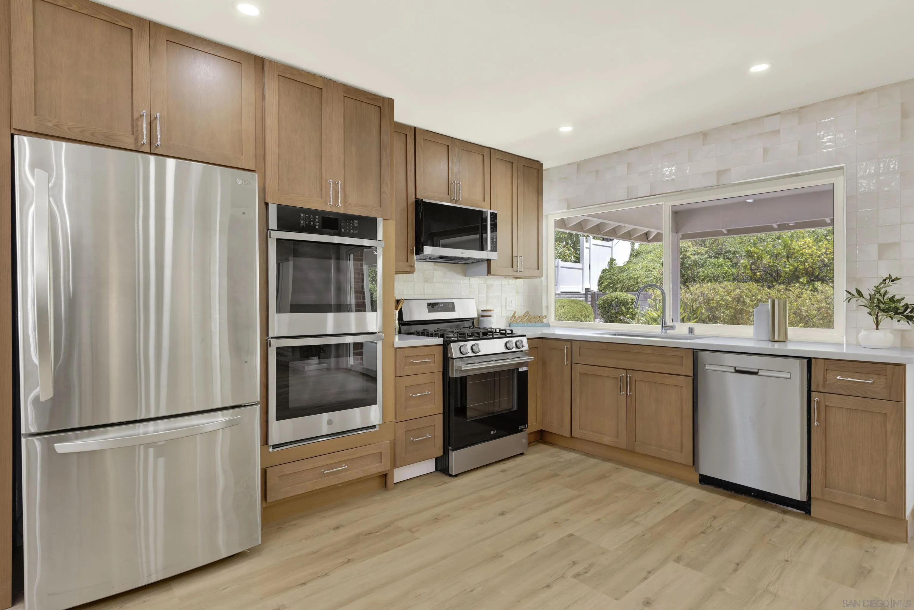https://cdn.realtyfeed.com/cdn/127/260019212/3646d38b40176123d88911562e0f7fd0.webp