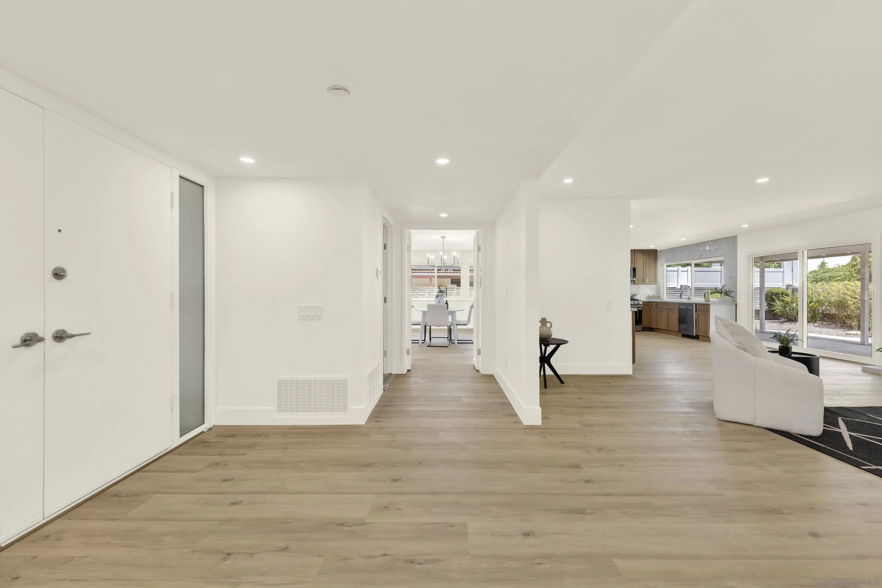 https://cdn.realtyfeed.com/cdn/127/260019212/3d499d2b3462ed47f70937b595a9ea66.webp