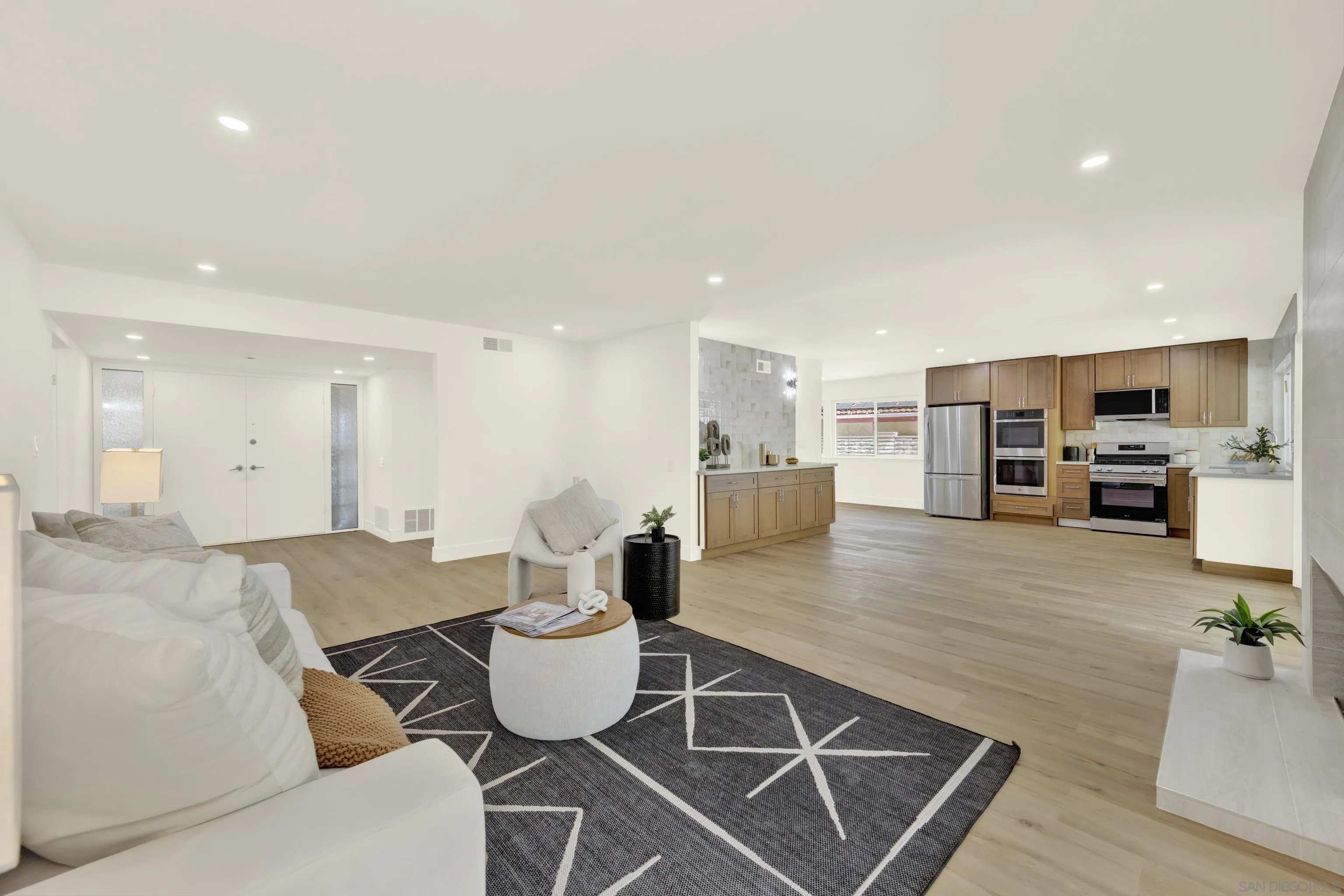 https://cdn.realtyfeed.com/cdn/127/260019212/555e297a5097f3ff0b1416935d36942d.webp