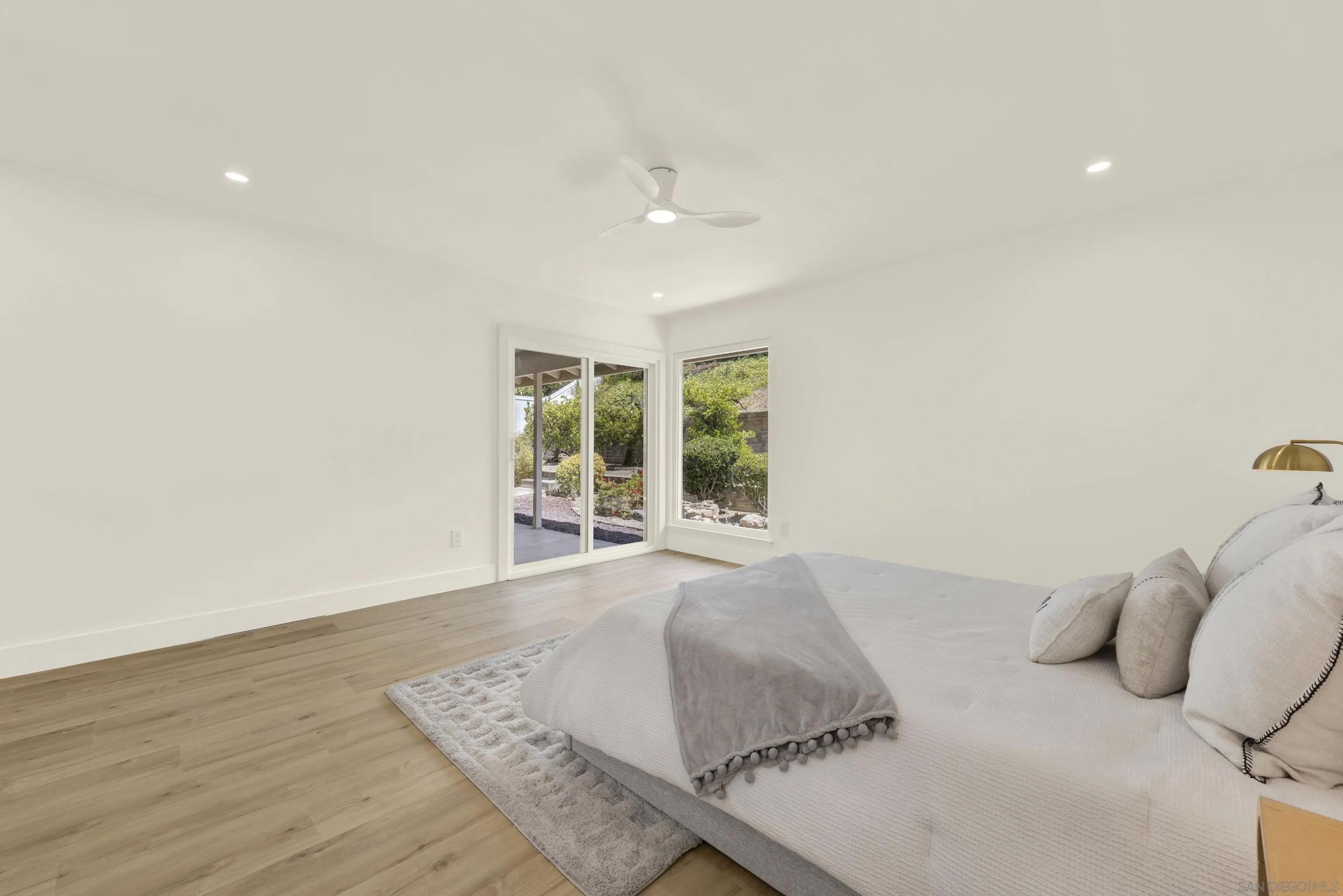 https://cdn.realtyfeed.com/cdn/127/260019212/5fd93f721ea353fb864555faf35d6981.webp