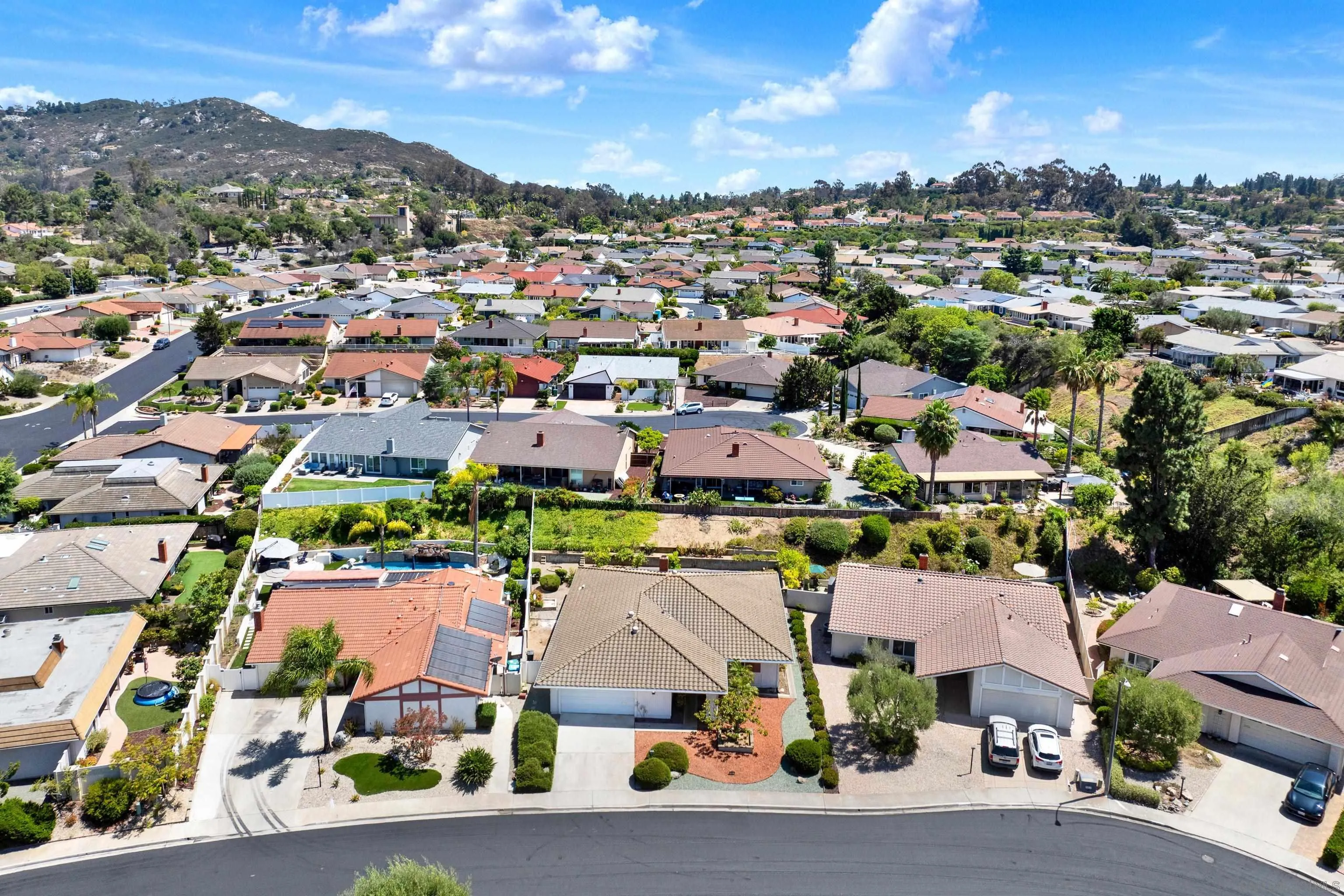 https://cdn.realtyfeed.com/cdn/127/260019212/b85c71c74da65858e9699ff993e4f459.webp