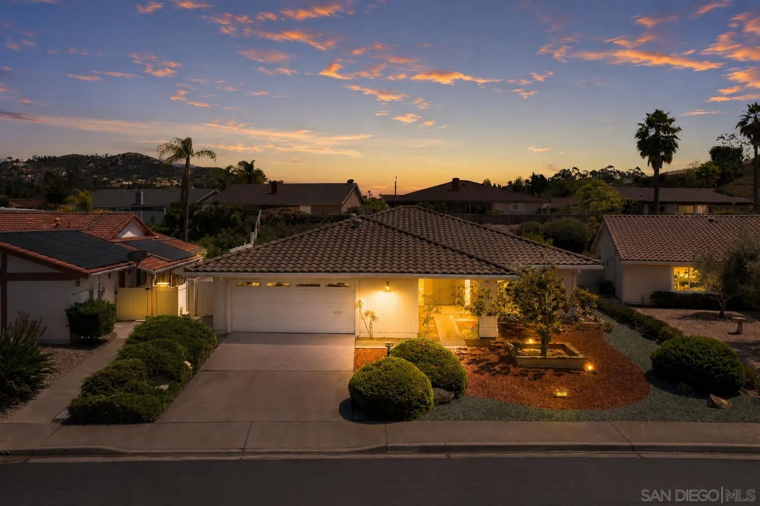 12621 Opimo Dr, San Diego CA 92128