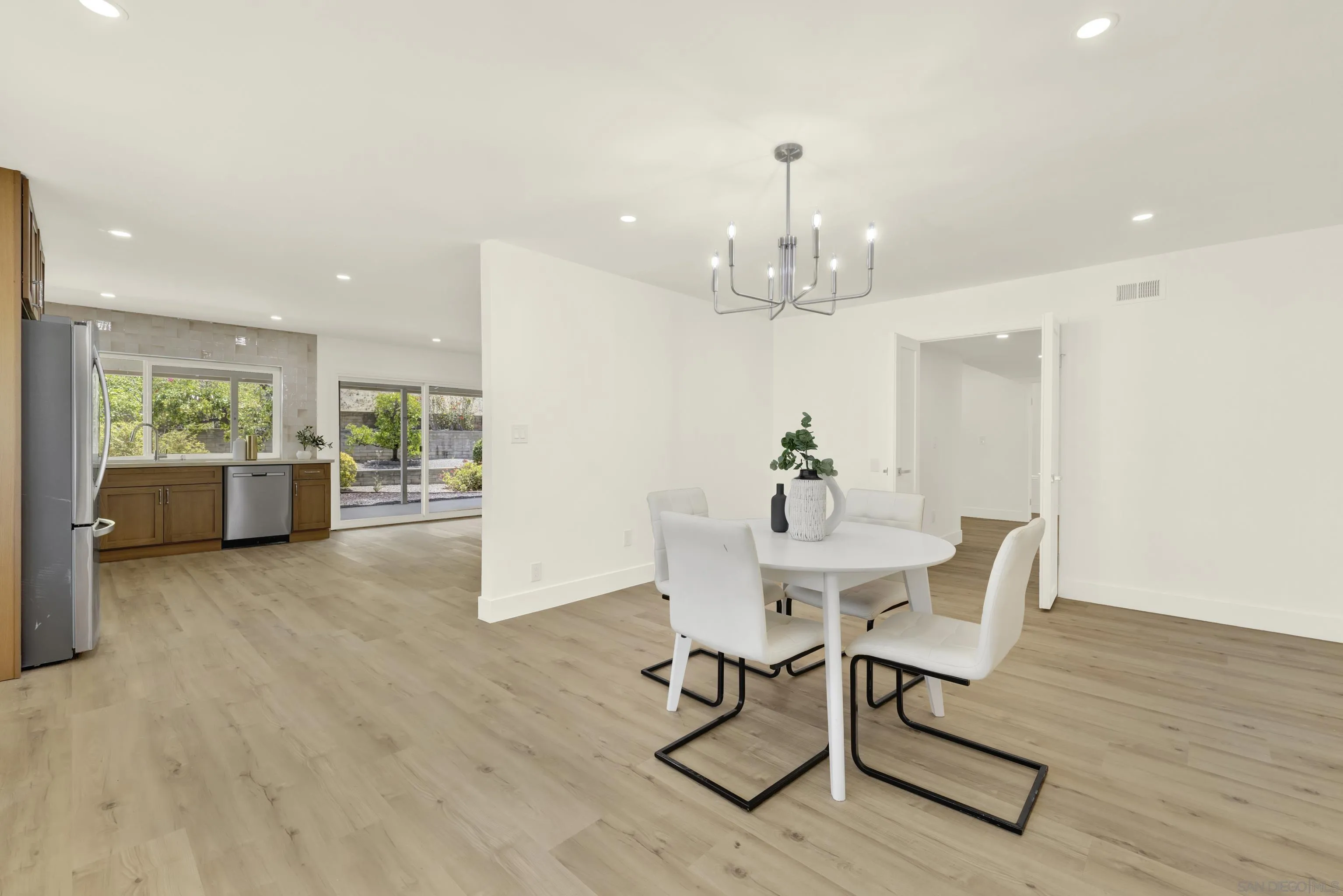 https://cdn.realtyfeed.com/cdn/127/260019212/d91fafa1554ff69a4f807cbdfcef7b17.webp