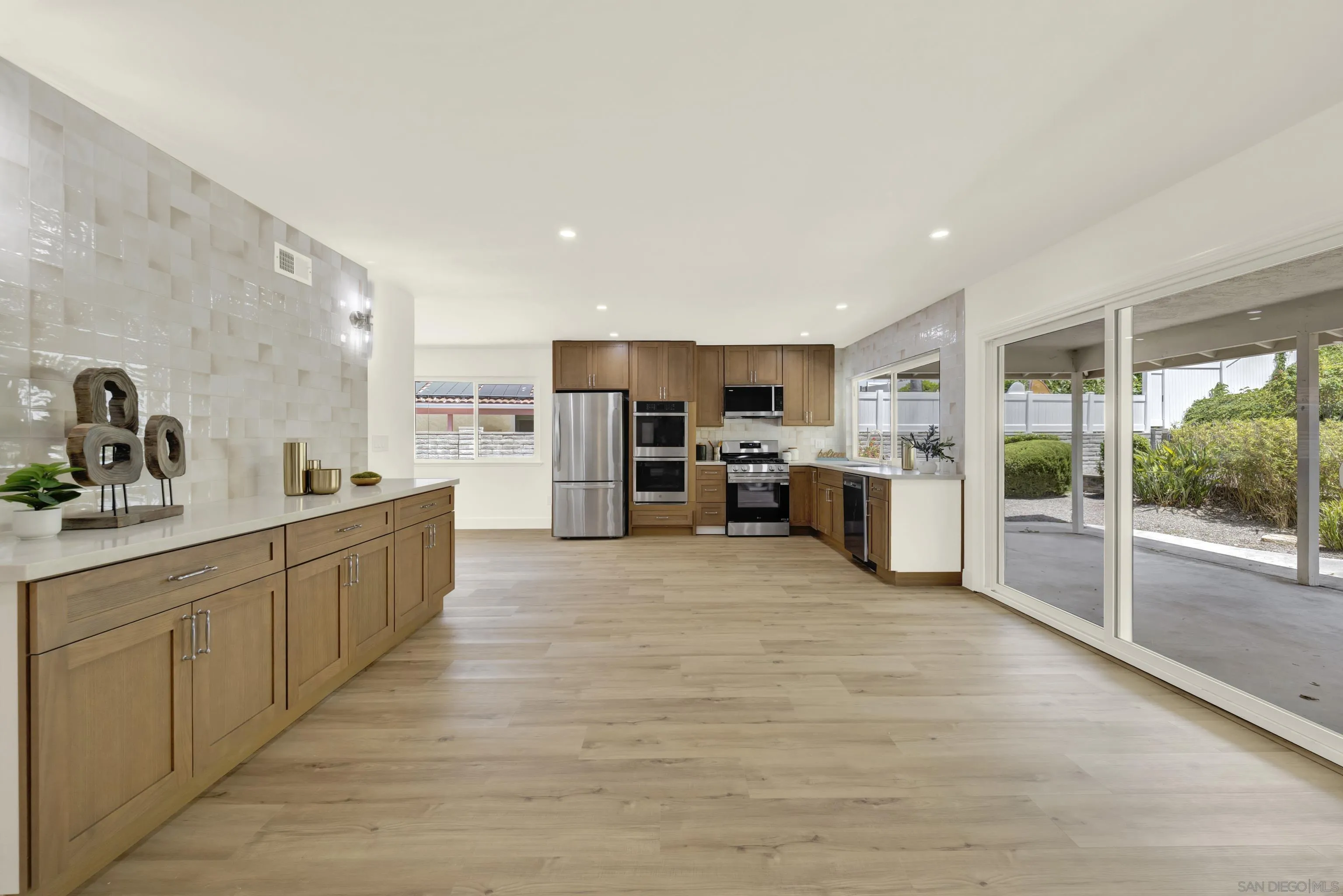 https://cdn.realtyfeed.com/cdn/127/260019212/eecac49a17dd808b52142608282a5969.webp