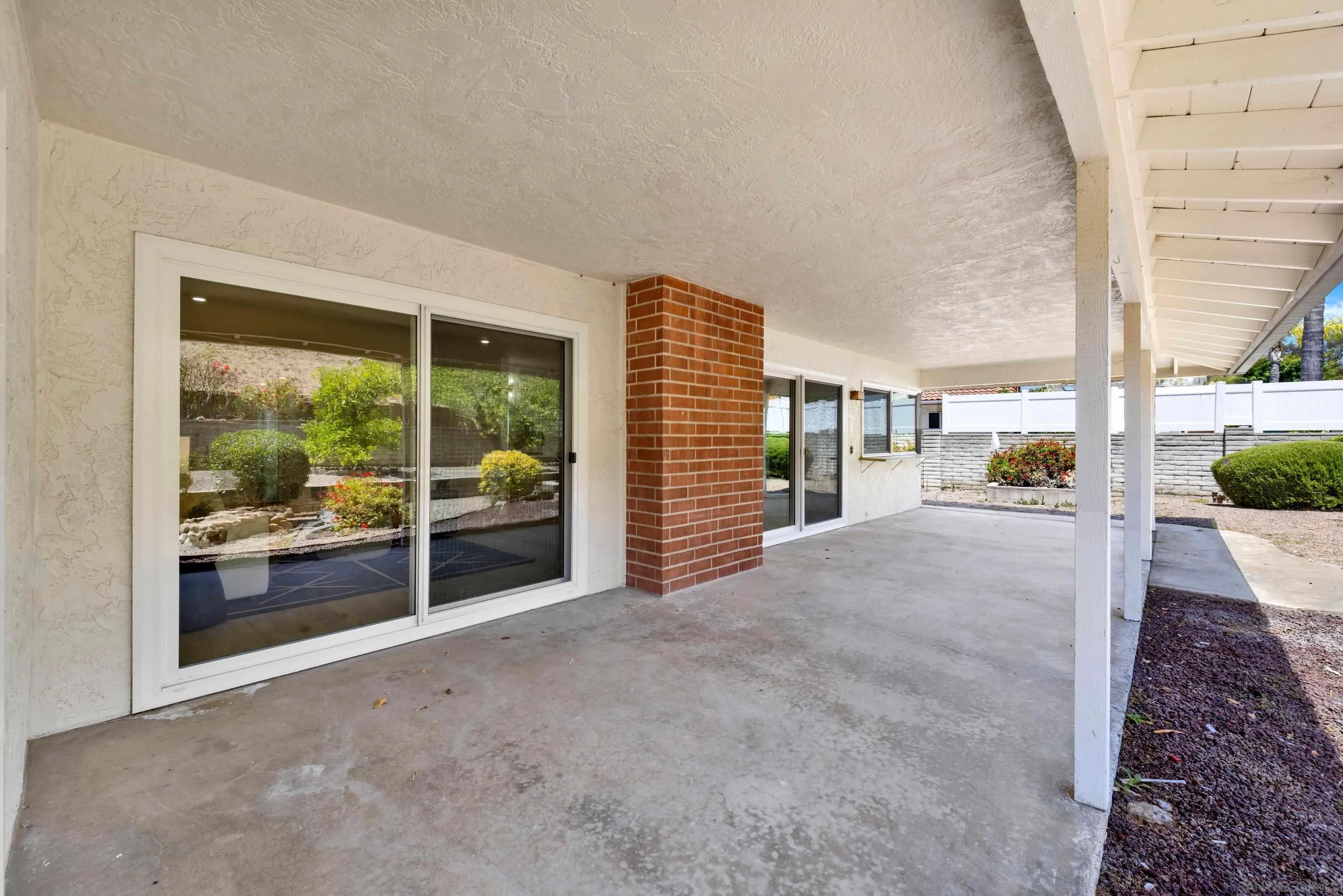 https://cdn.realtyfeed.com/cdn/127/260019212/f12d76d9b97a0d5e3849e3ff5f225b93.webp