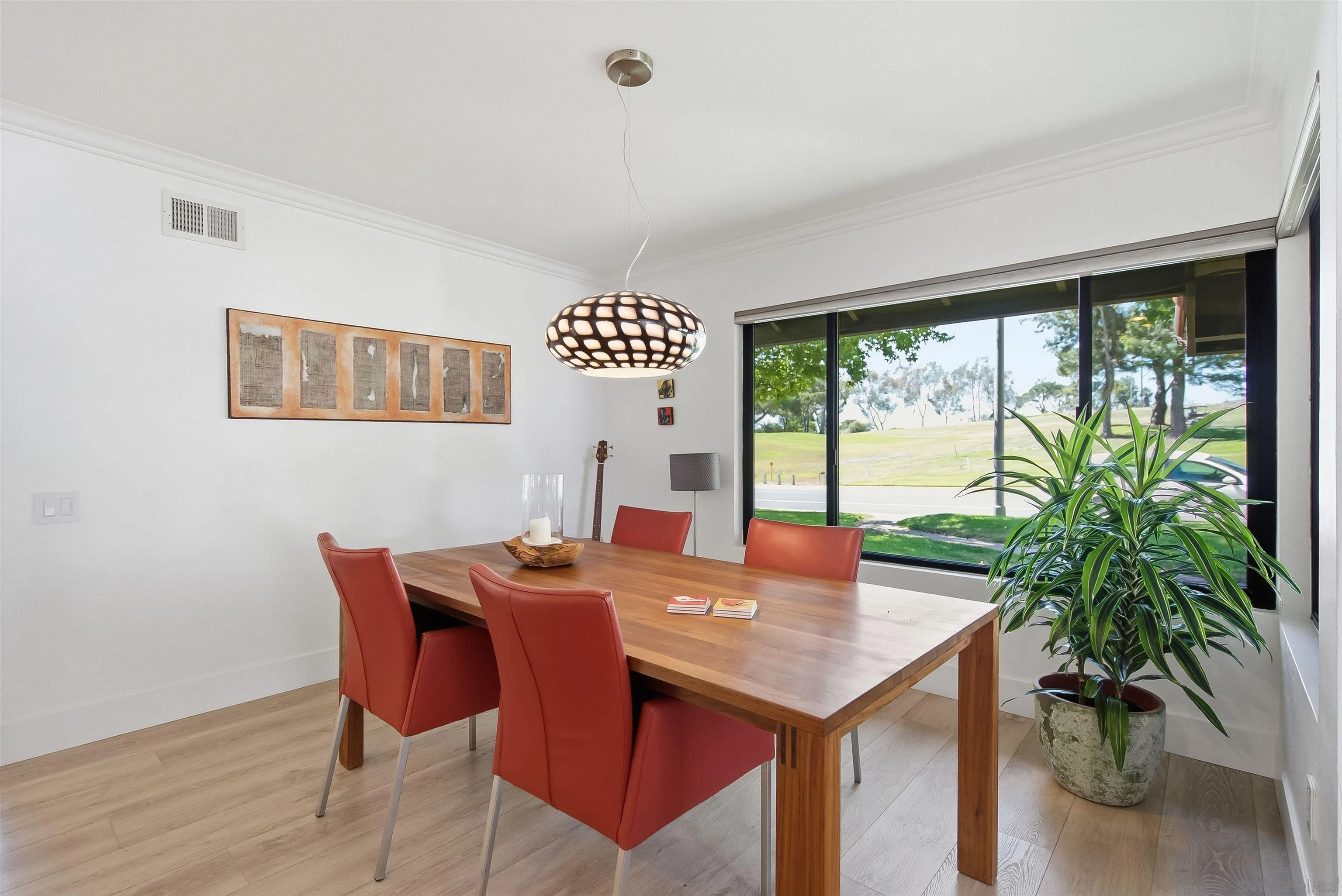 Photo #8: 260019216 Listing: Photo #8