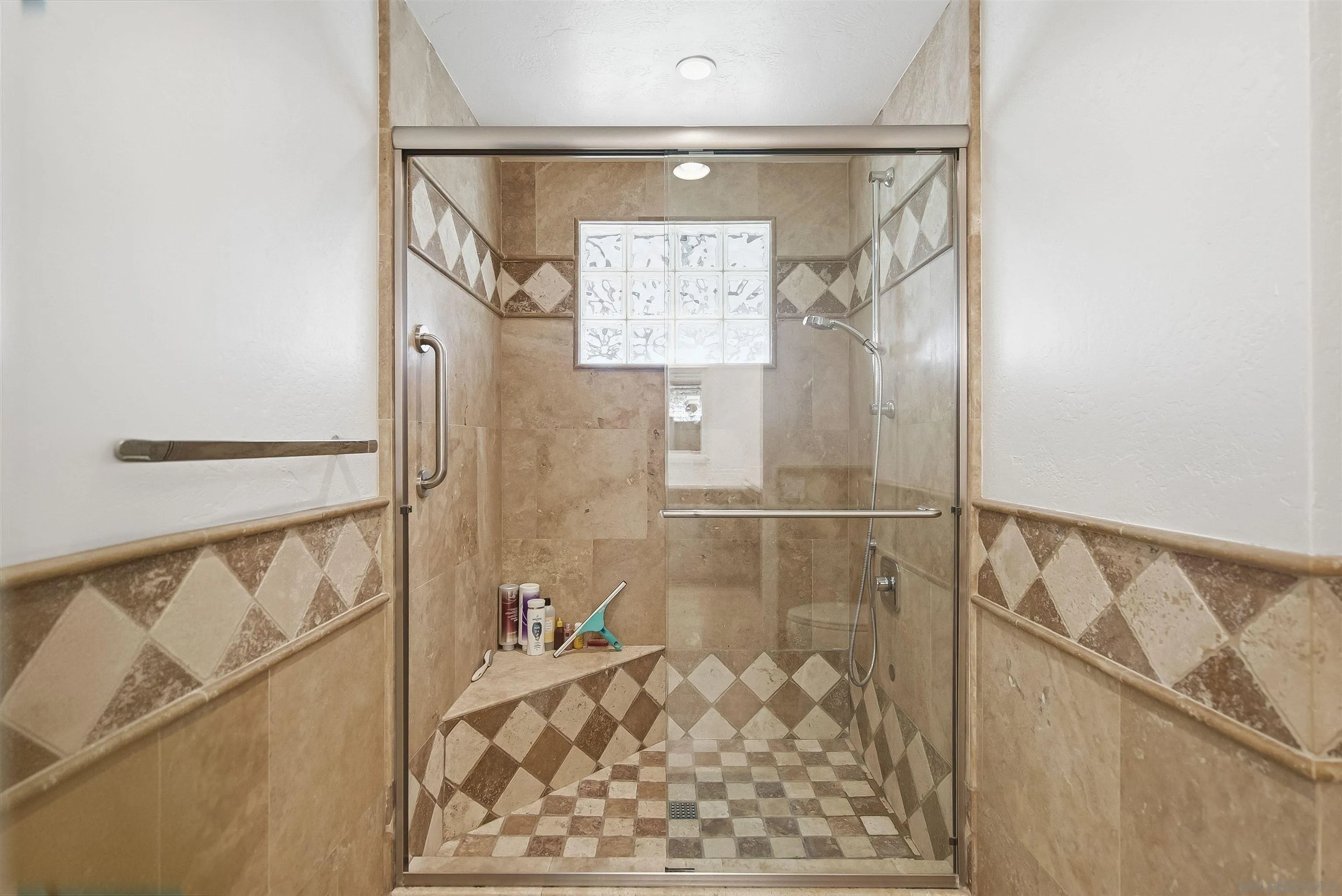 Photo #22: 260019216 Listing: Photo #22