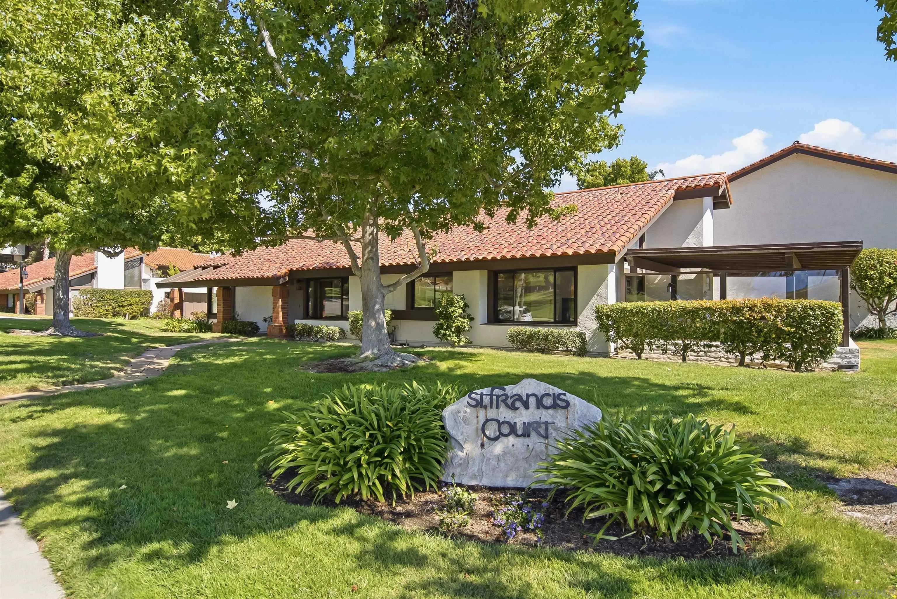 Photo #1: 260019216 Listing: Photo #1