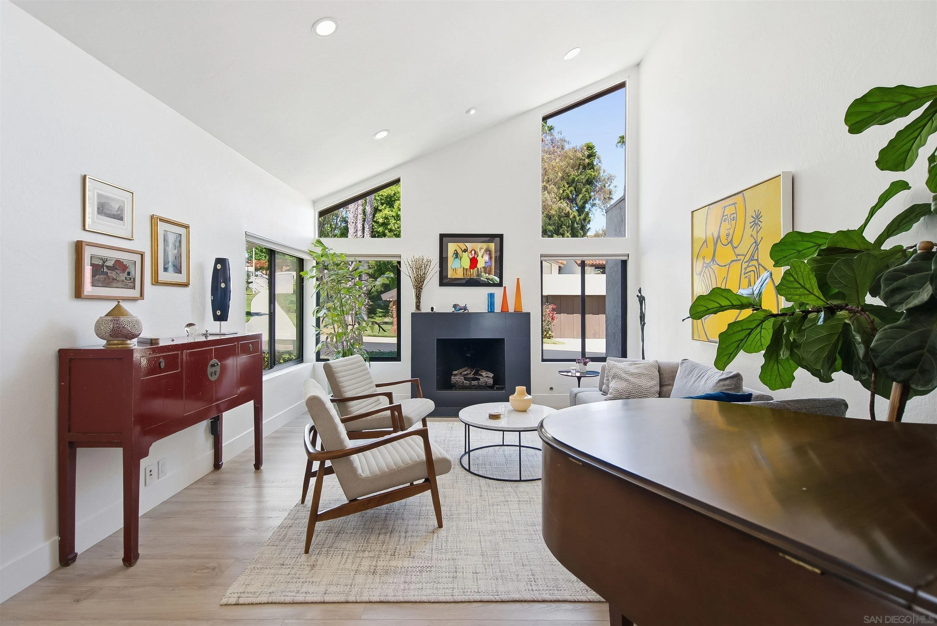 Photo #4: 260019216 Listing: Photo #4