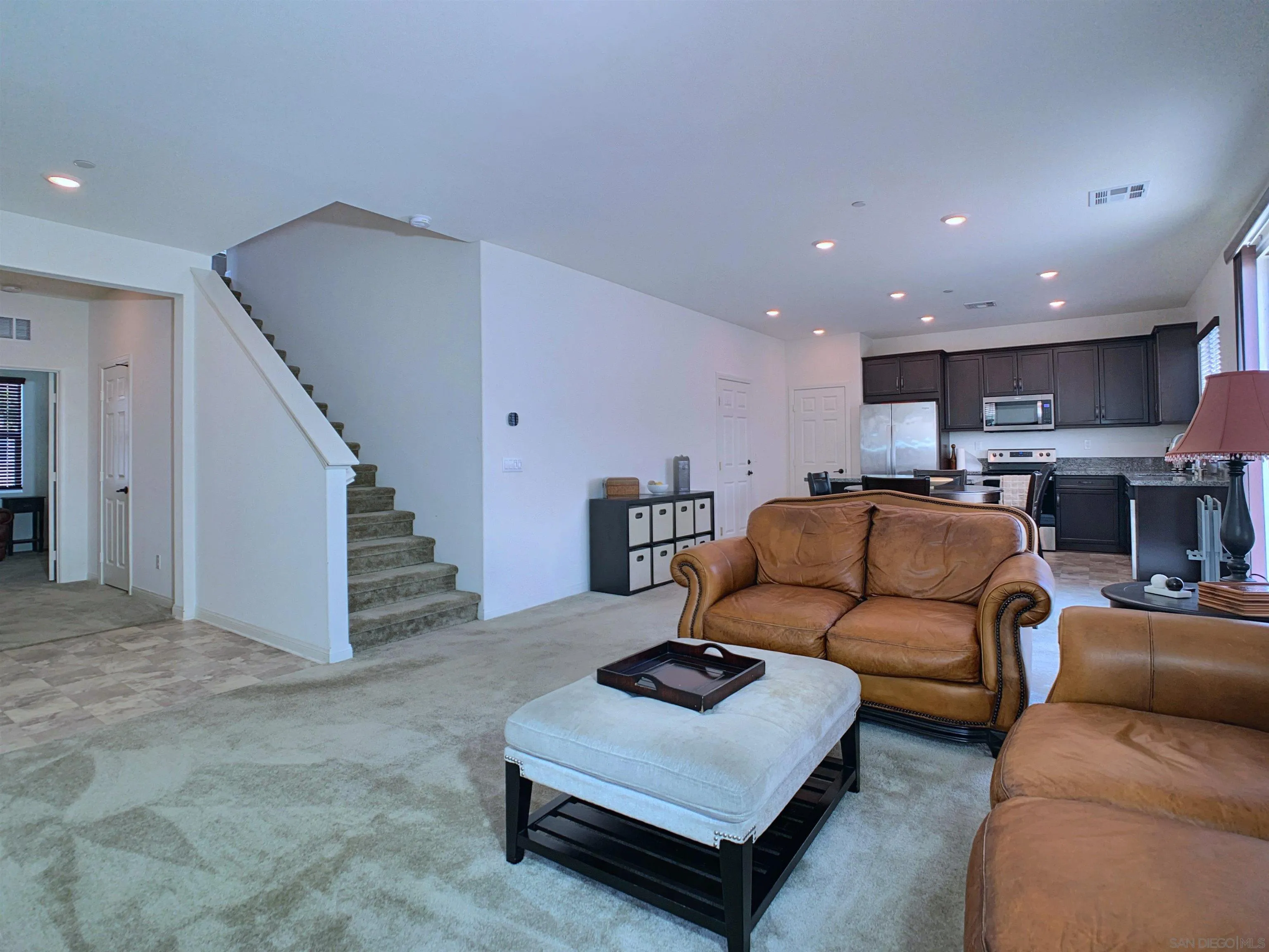 https://cdn.realtyfeed.com/cdn/127/260019217/21821c225f3e860a94311ab88a869587.webp