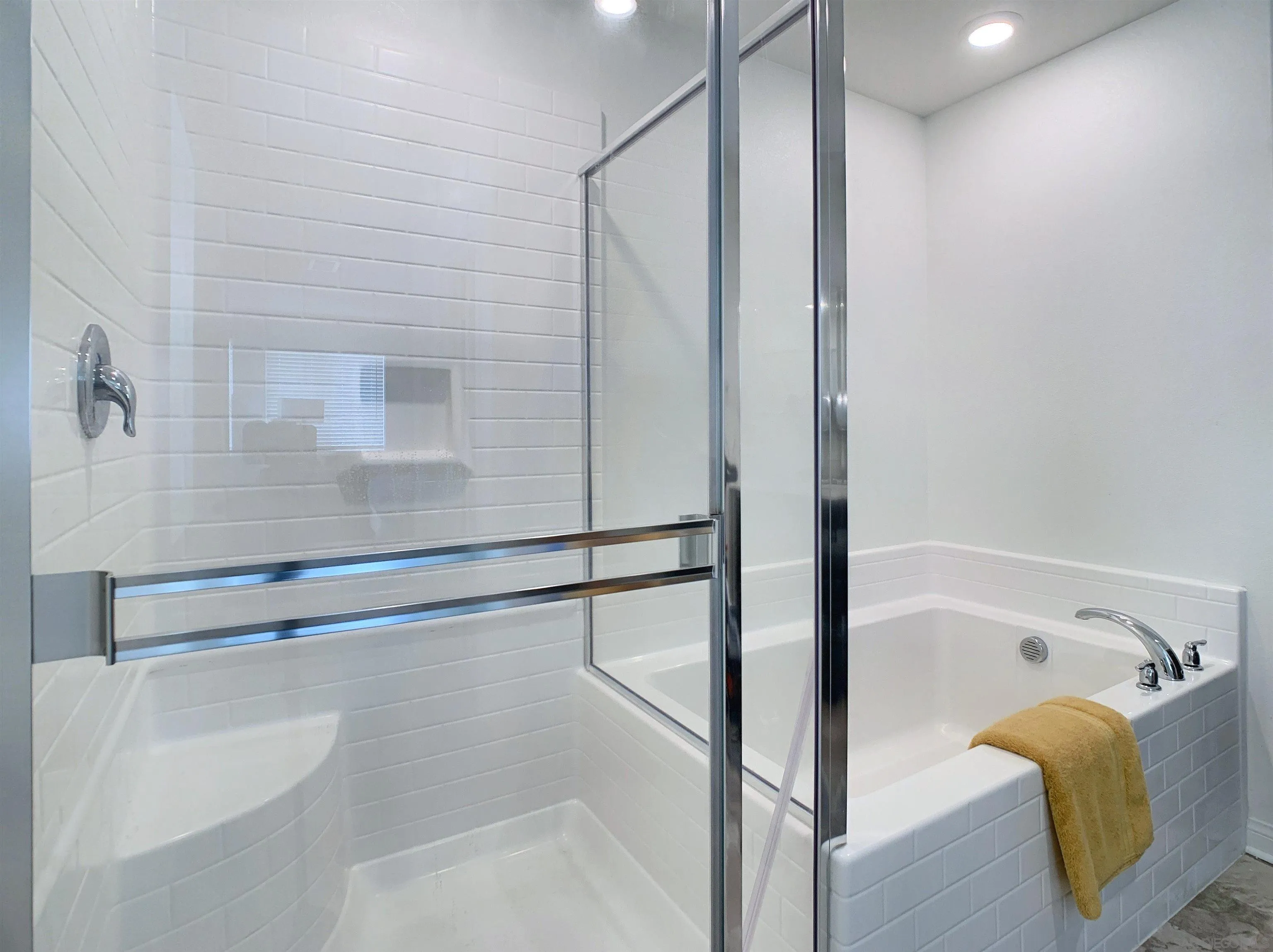 https://cdn.realtyfeed.com/cdn/127/260019217/90070bdf430e30e08fe963a5de20c88a.webp