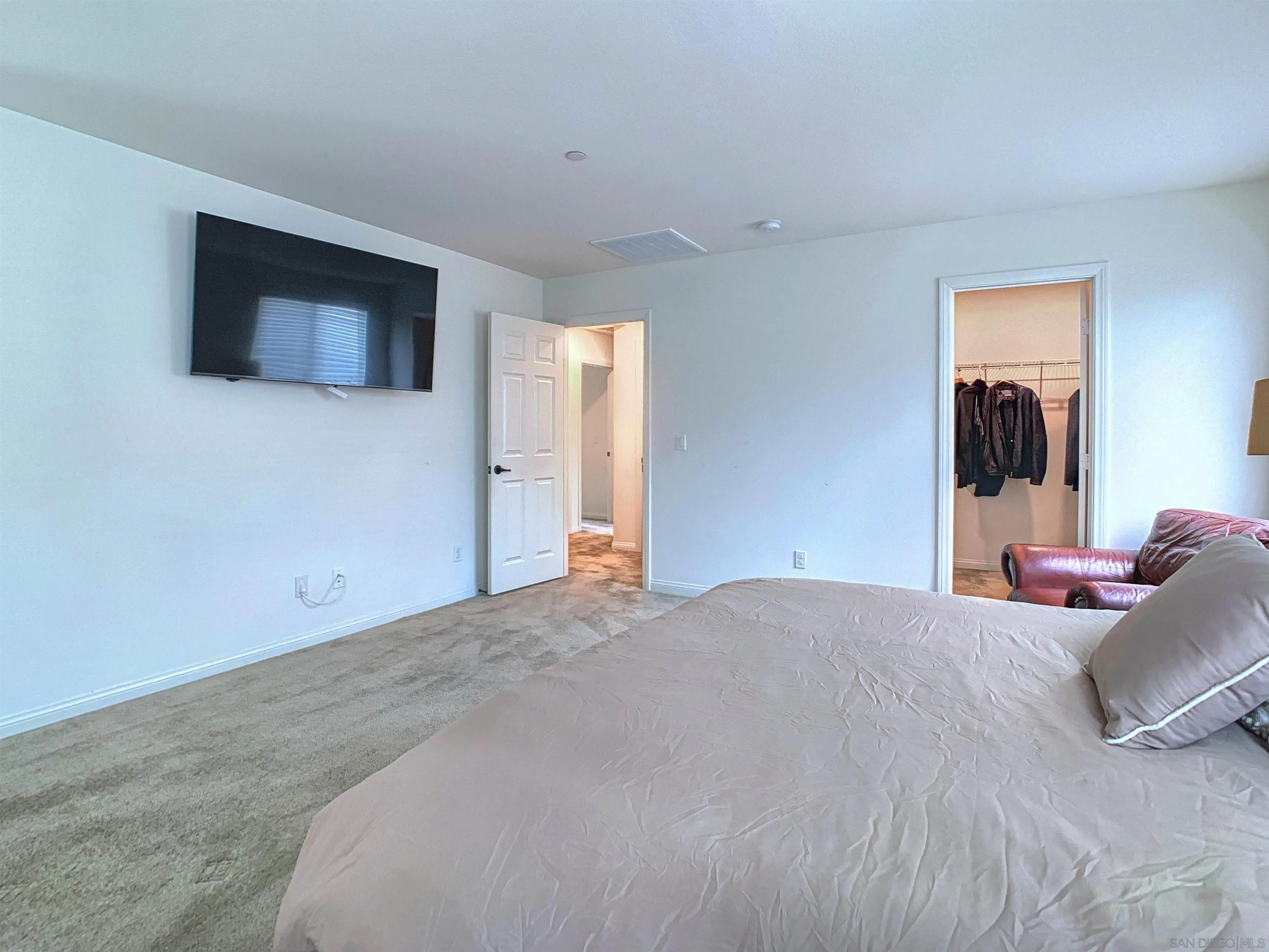https://cdn.realtyfeed.com/cdn/127/260019217/a08d8ebb1536db3d9d8dc75ebaa44e20.webp