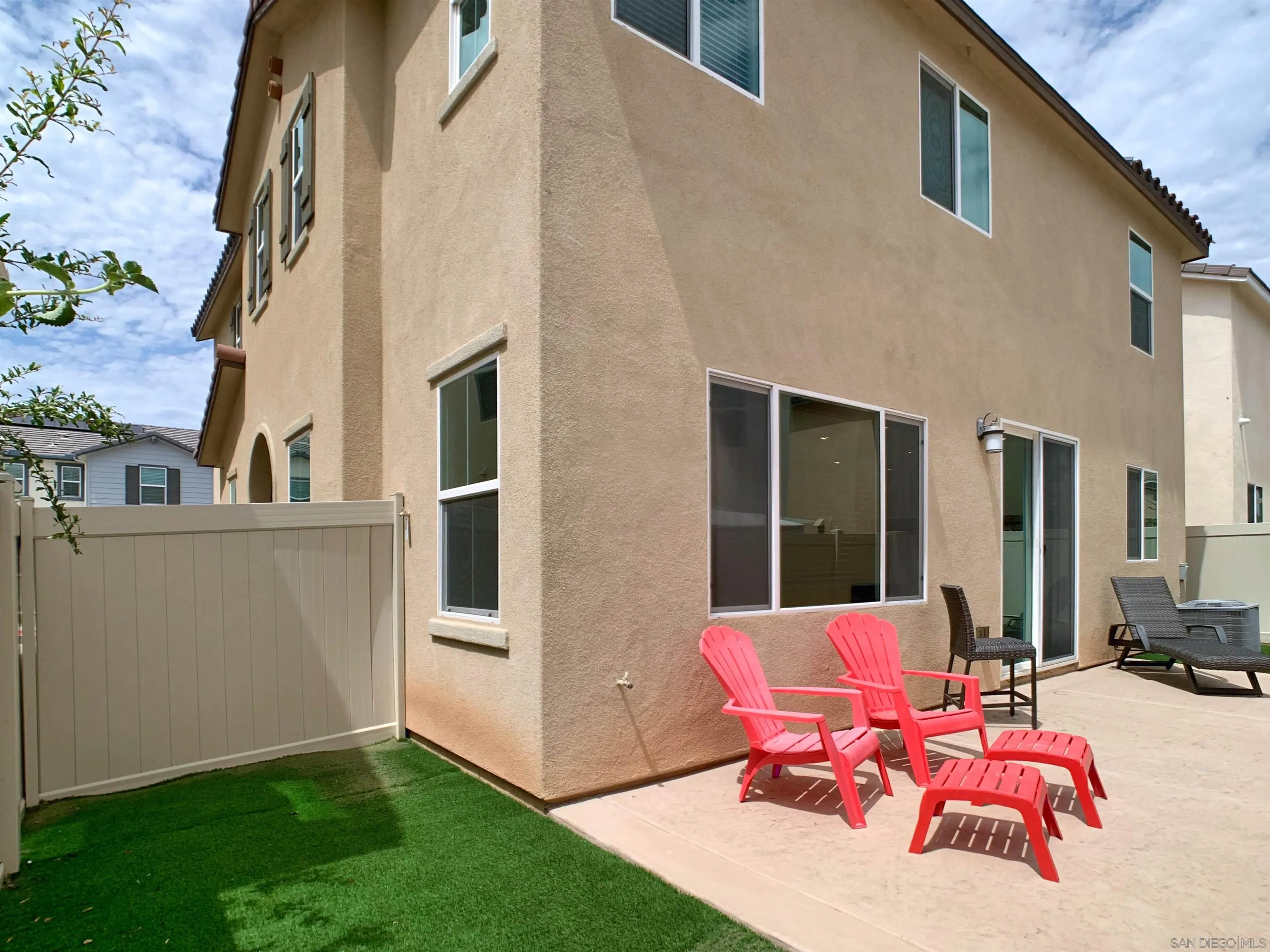 https://cdn.realtyfeed.com/cdn/127/260019217/a3cf40e9be16b23b7b263fbc7fa470e6.webp