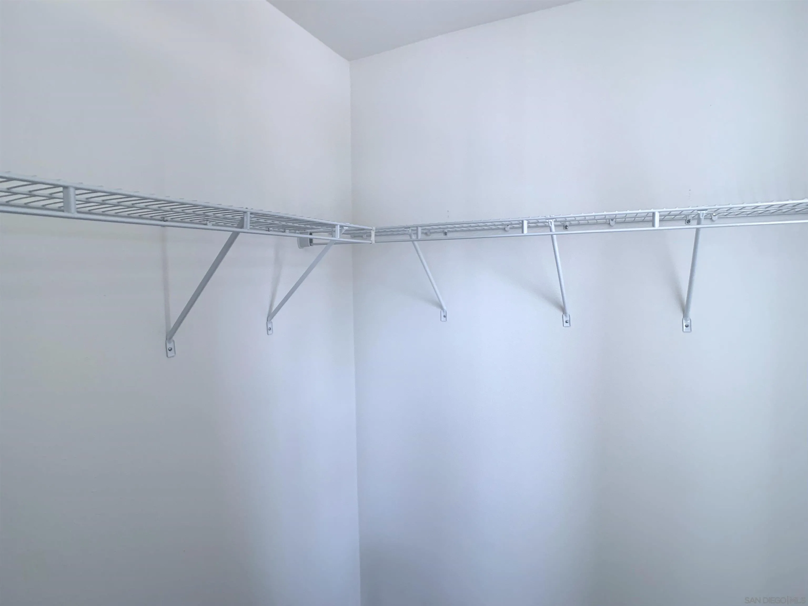 https://cdn.realtyfeed.com/cdn/127/260019217/de07fdea7e154711d67cdaff93a96aa6.webp