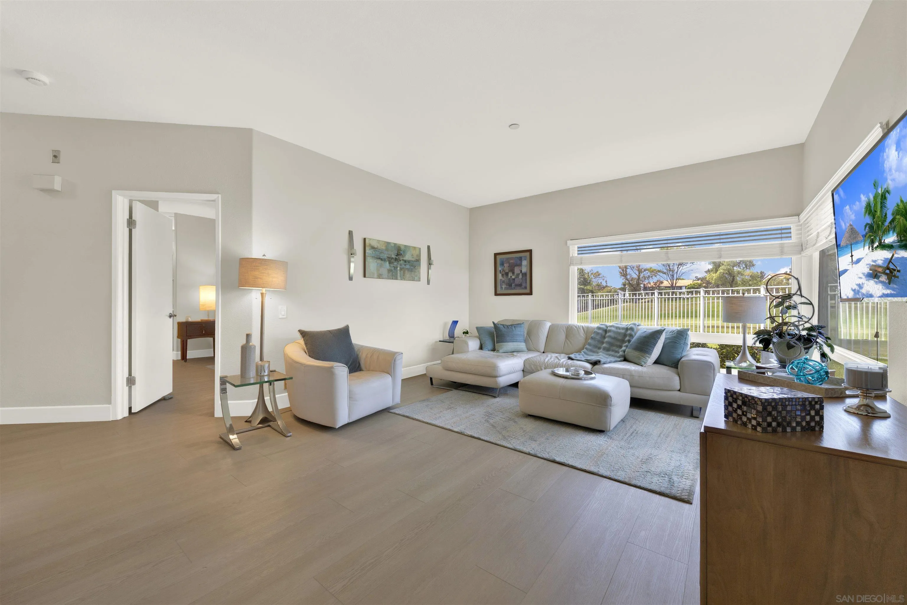 Photo #4: 260019219 Listing: Photo #4