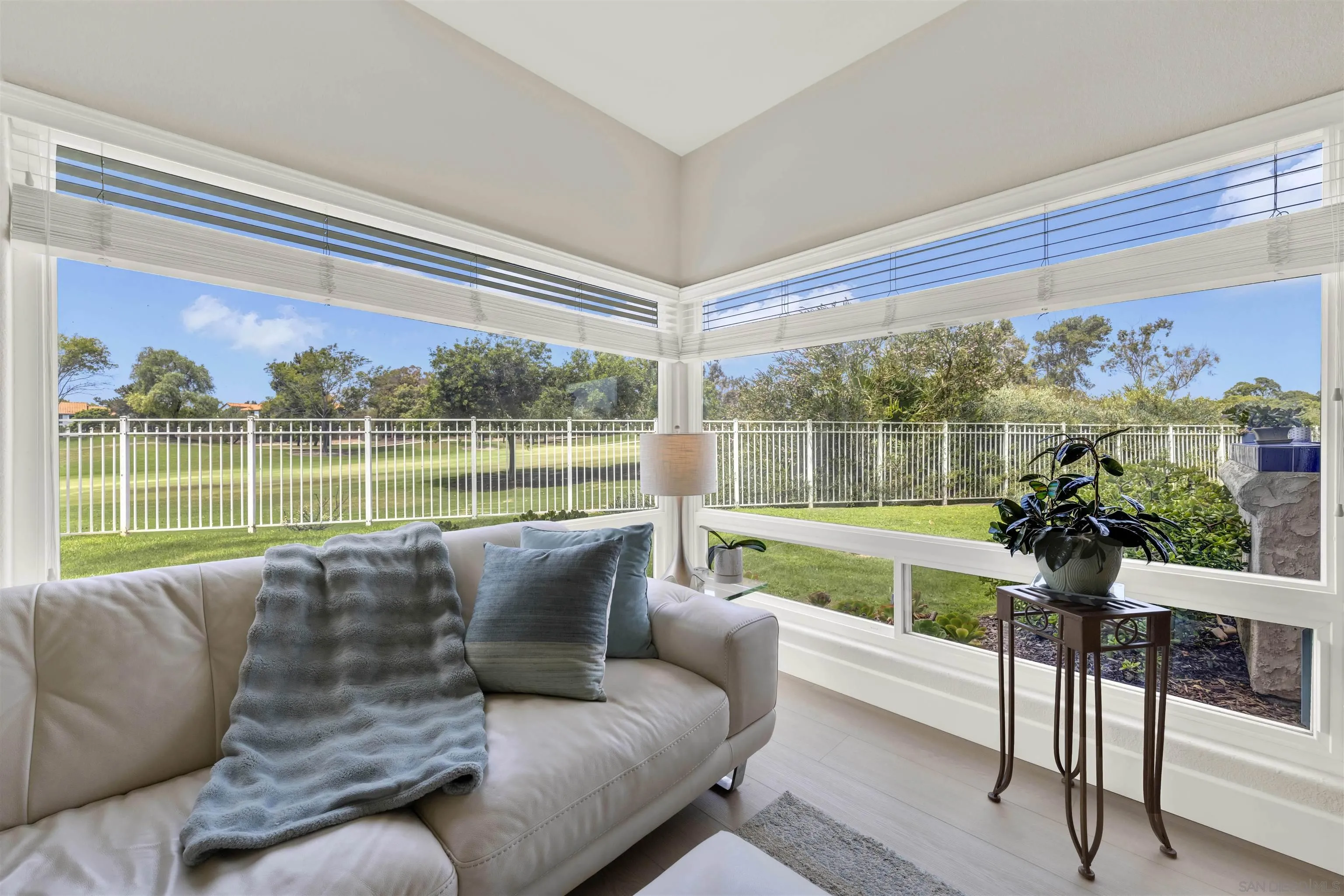 Photo #2: 260019219 Listing: Photo #2